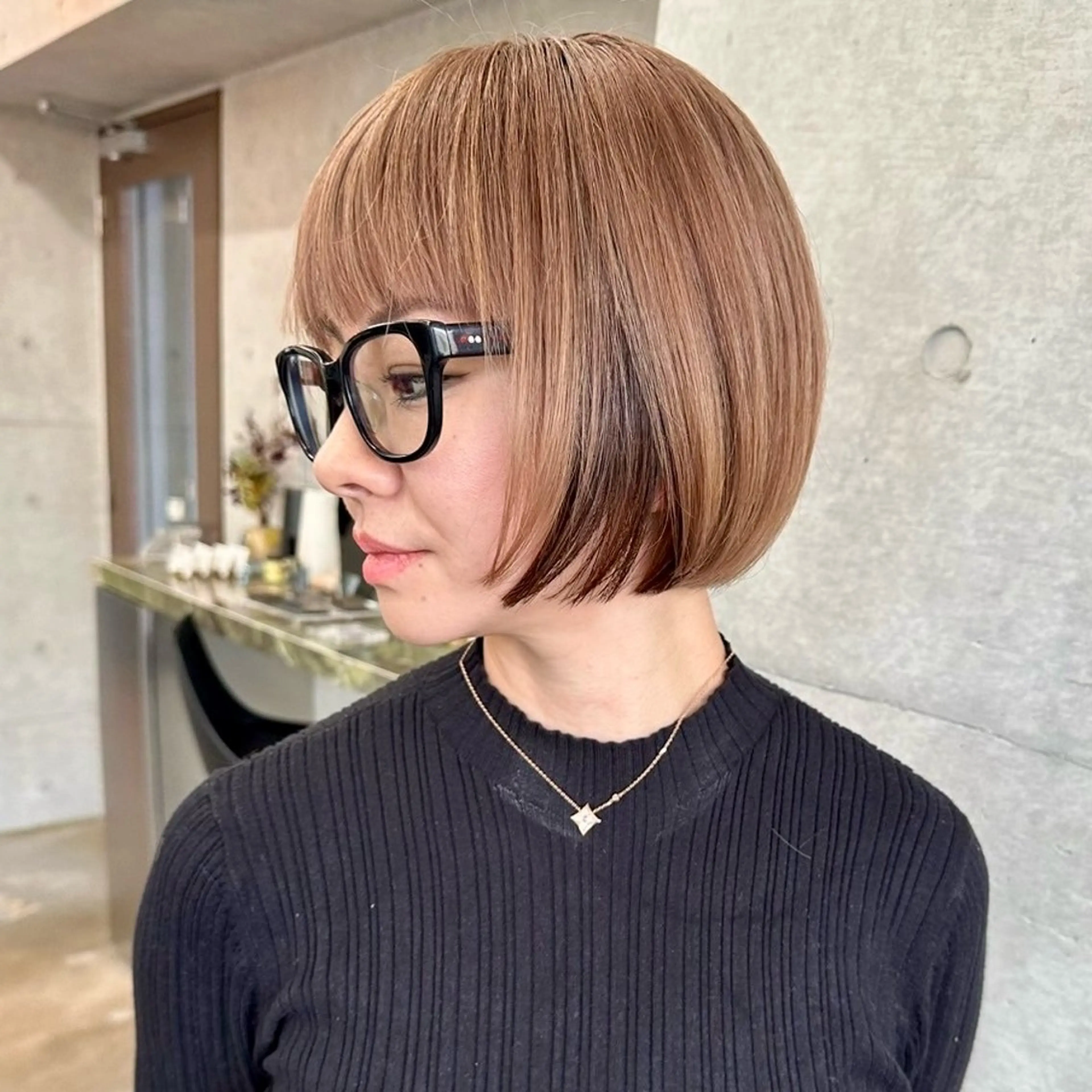 ミディアム カラー カット ヘアカラー ハイトーンカラー/ さらさのヘアスタイル