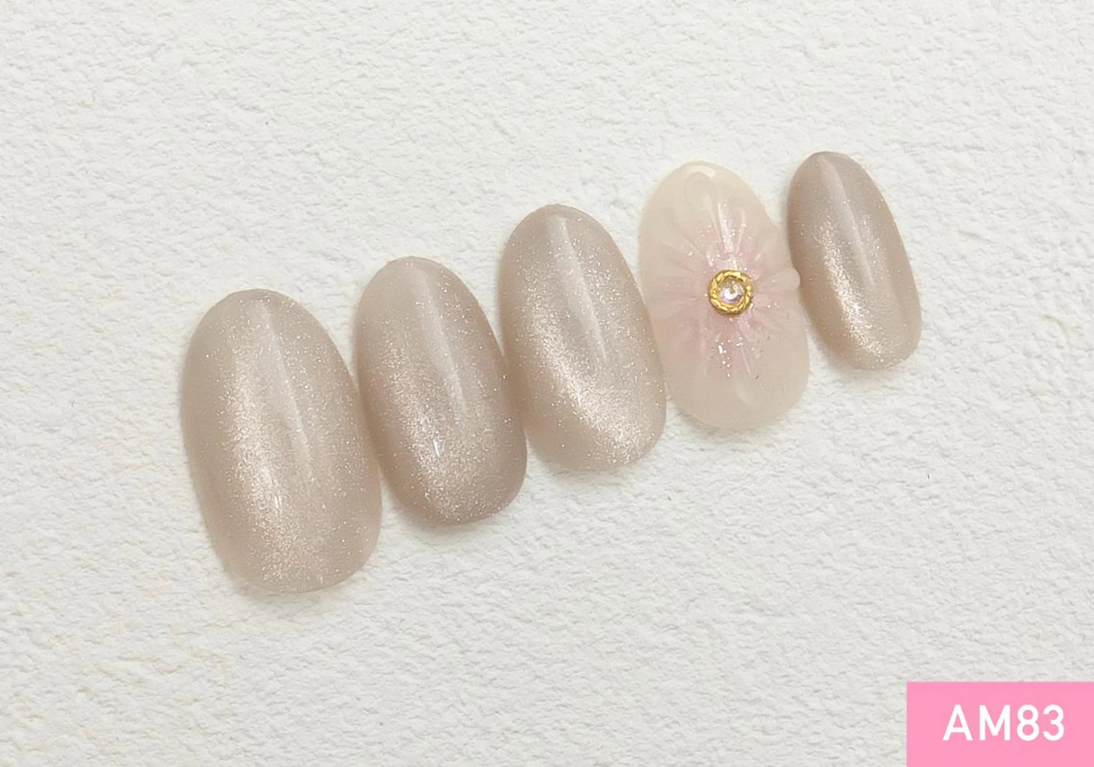 ネイル シルバー 新橋🫧 Nailのネイルデザイン