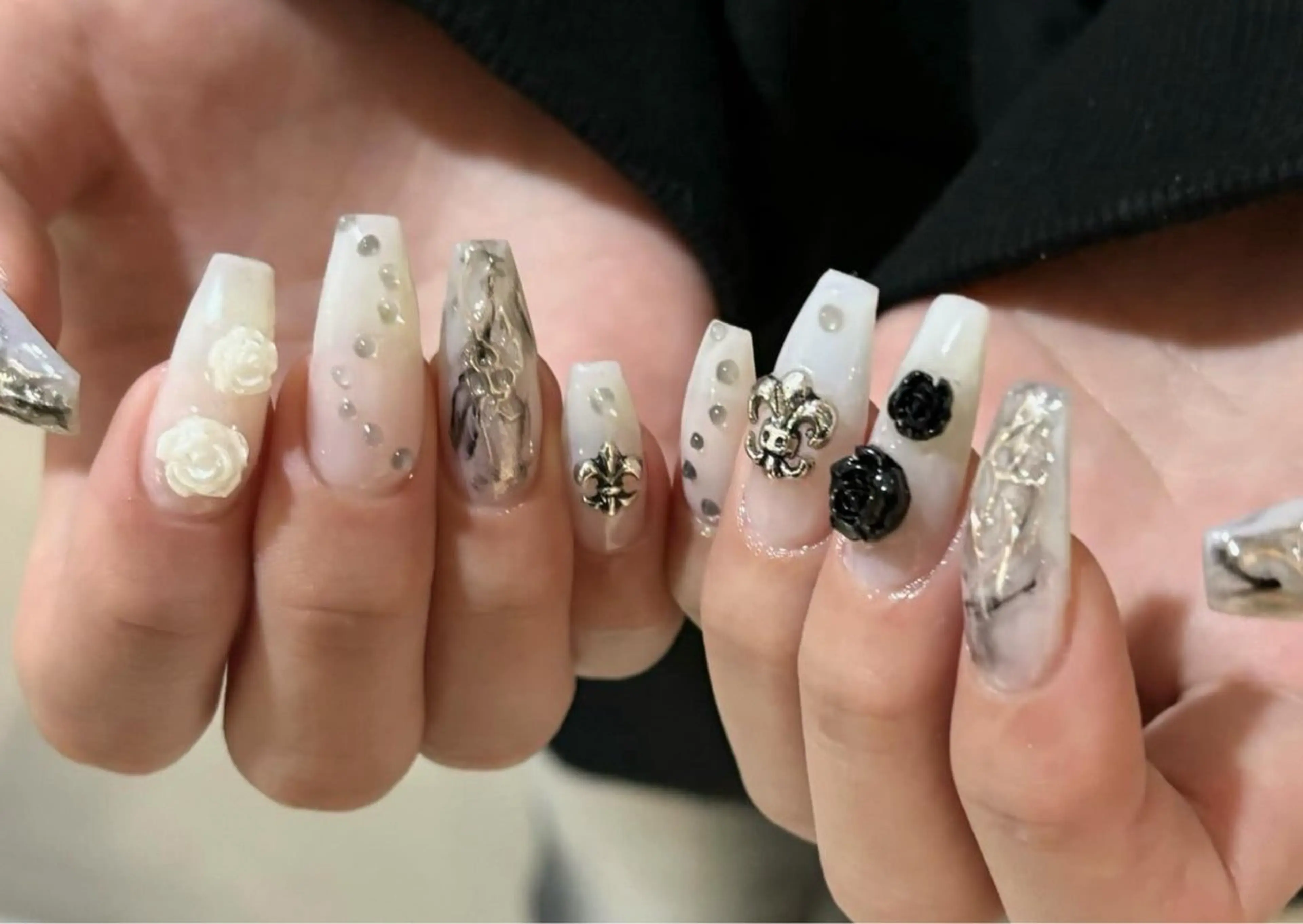 ネイル ハンドネイル フットネイル moca心斎橋所属・˚✧⁺⭐︎༚moca miyuu⁎⁺˳✧༚のネイルデザイン