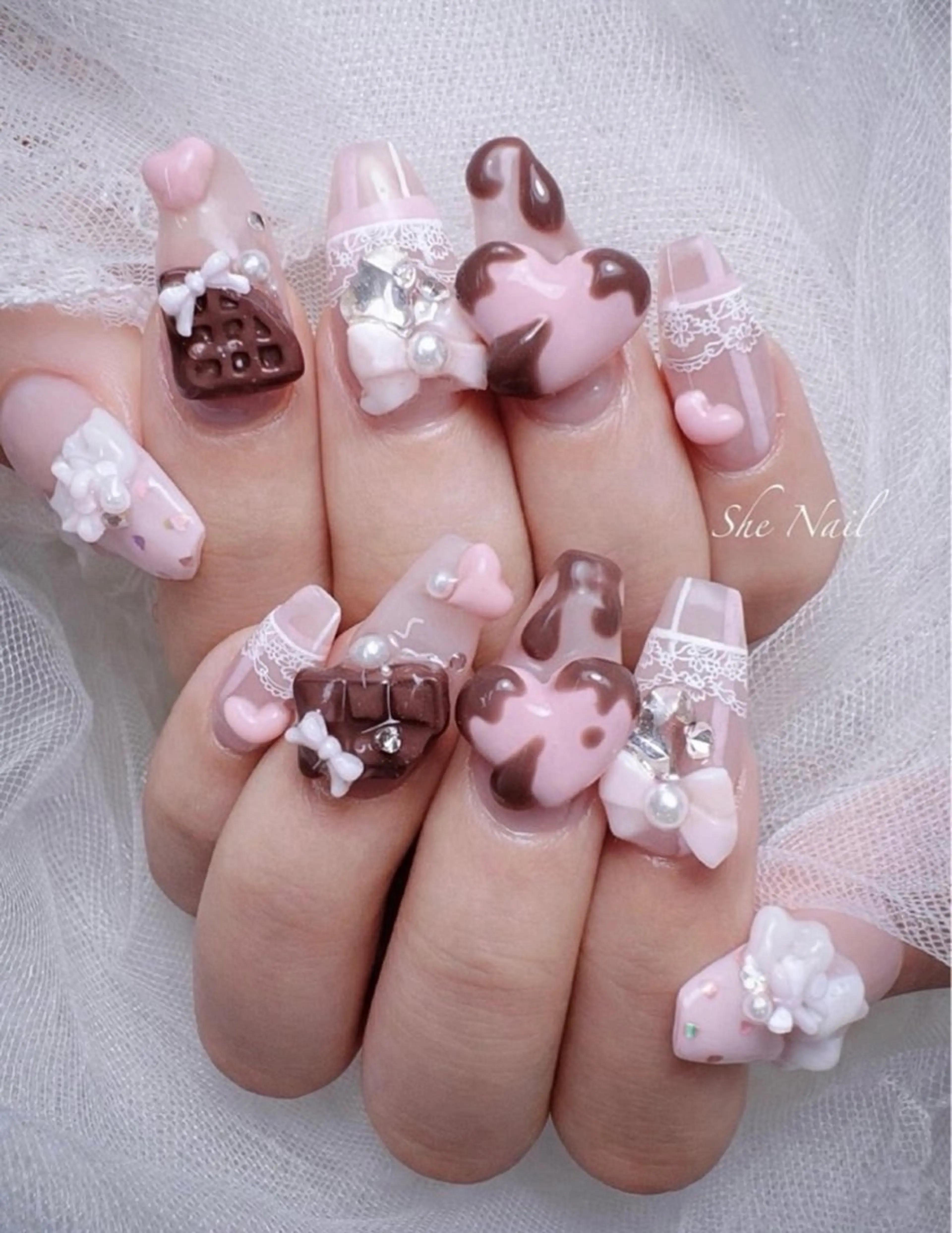 ネイル チークネイル 長さ出し フレンチネイル マグネットネイル 持ち込み She_nail所属・ELSA_ Bellaのネイルデザイン