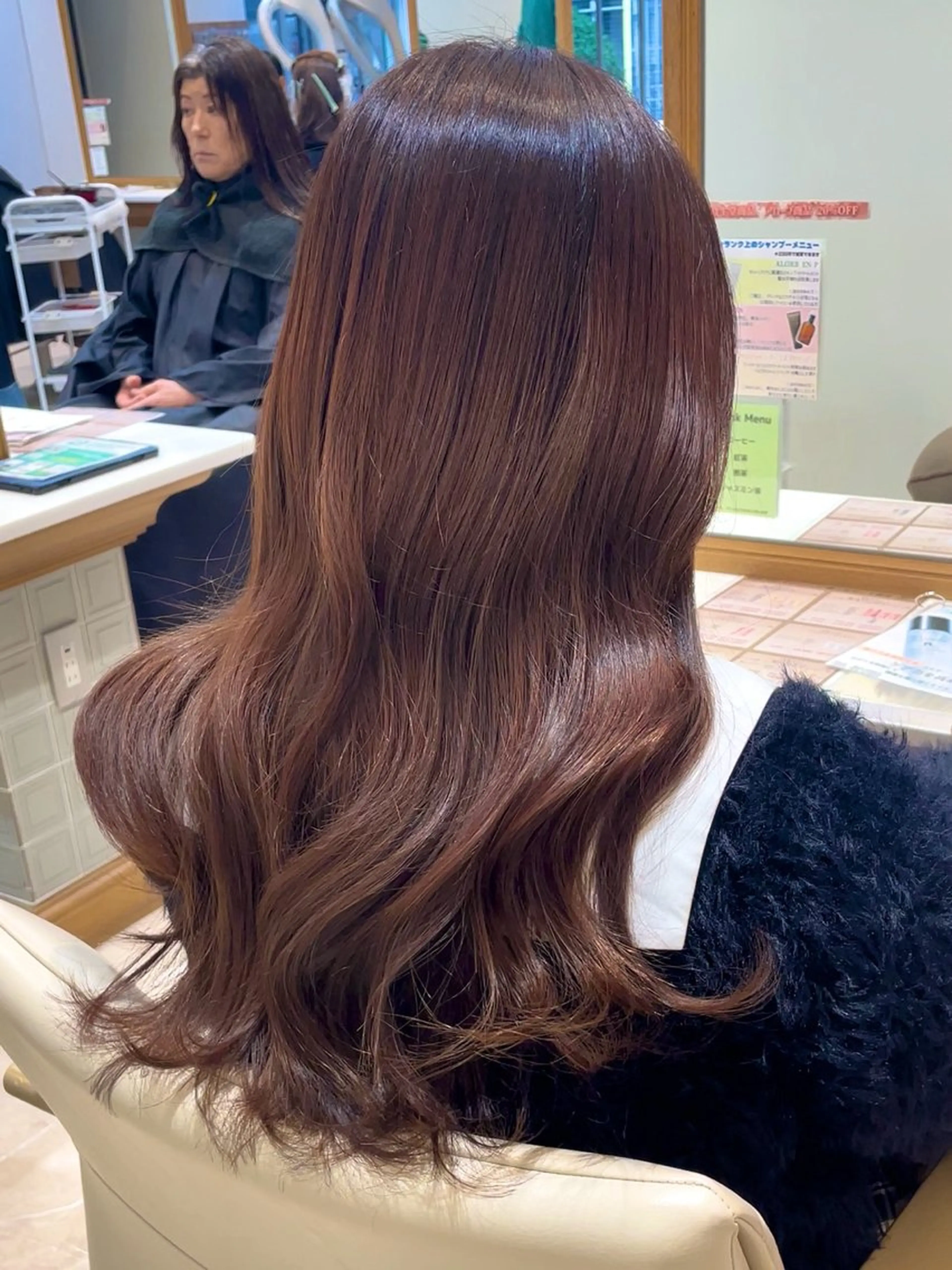 ロング カラー ピンクカラー カット ヘアカラー トリートメント ヘッドスパ／透明感 カラー伊藤 千尋のヘアスタイル