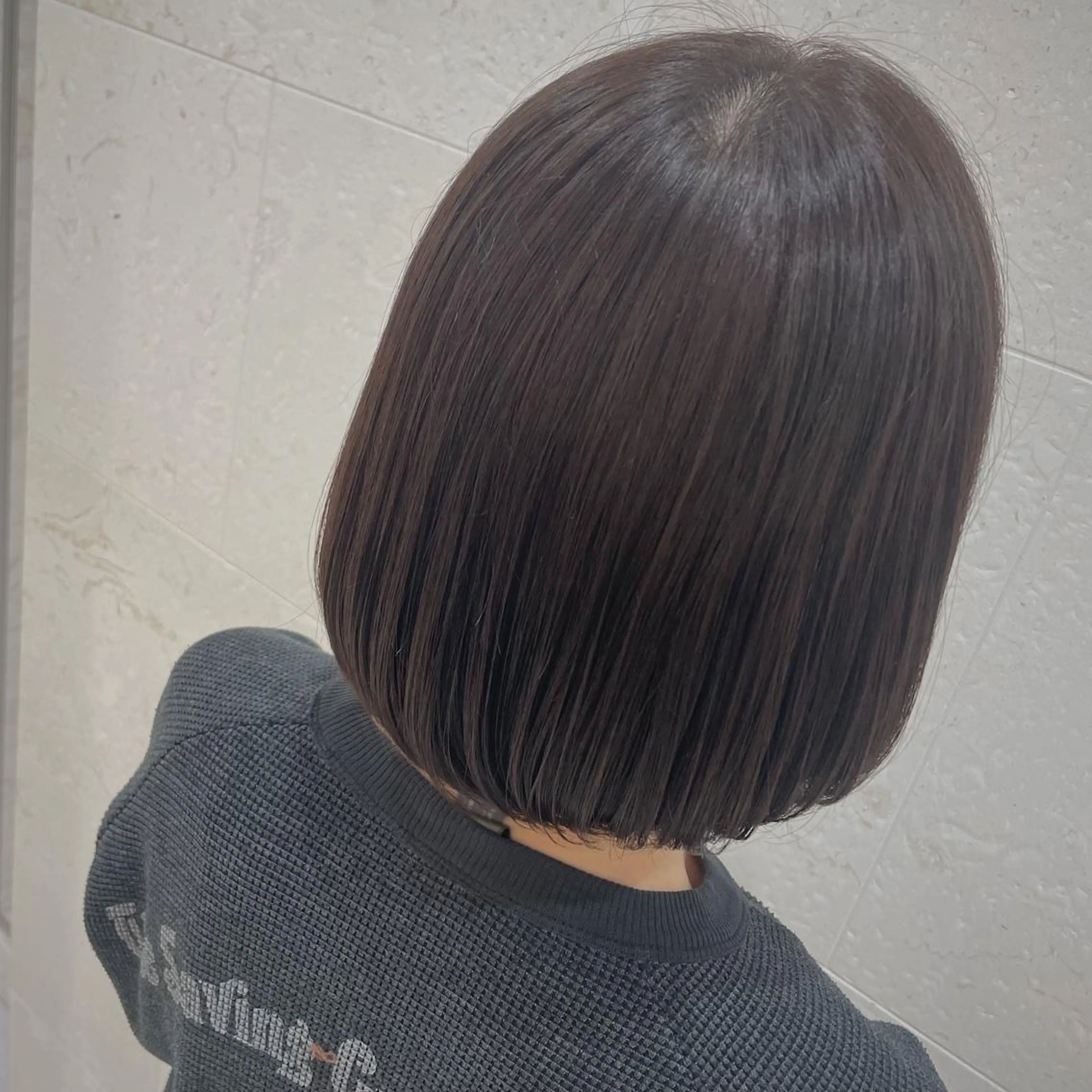 ミディアム アッシュ 安田 柚月のヘアスタイル