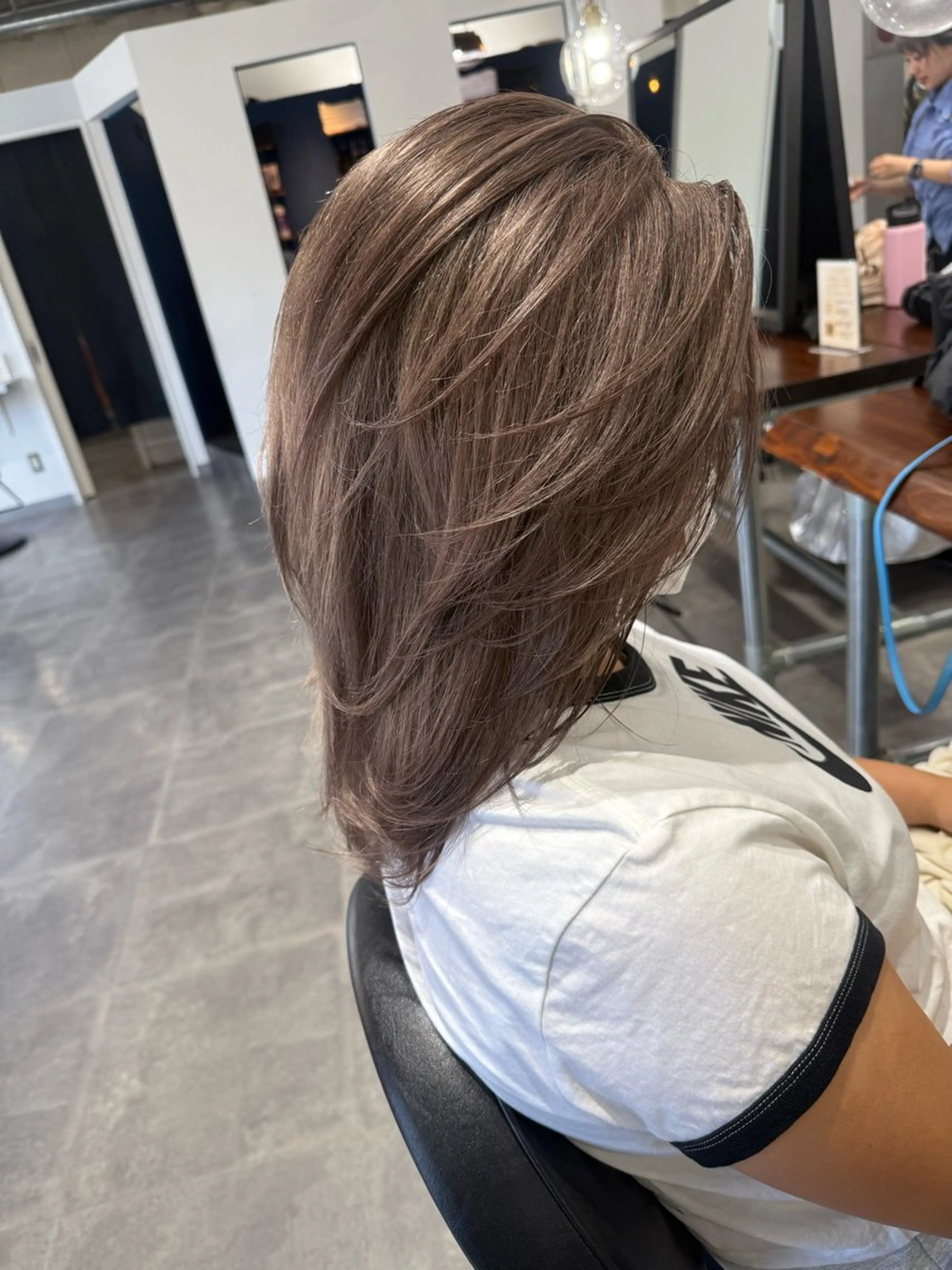 セミロング ボブ 外国人風カラー ハイレイヤー ハイライト 髪質改善 篠崎 佑季のヘアスタイル