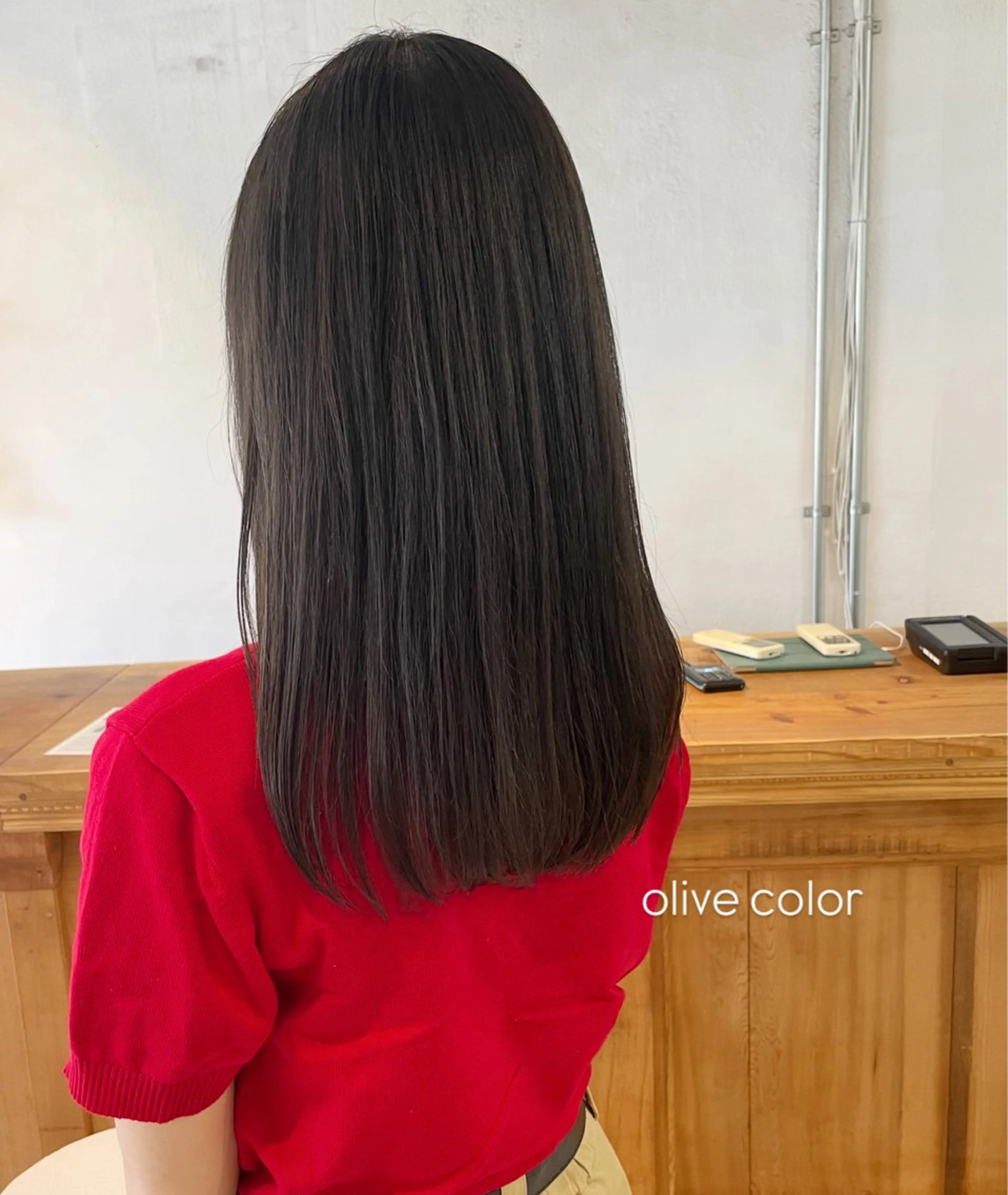 セミロング カラー オリーブカラー nia所属・柔らかブラウン/栄/ tomitaのヘアスタイル