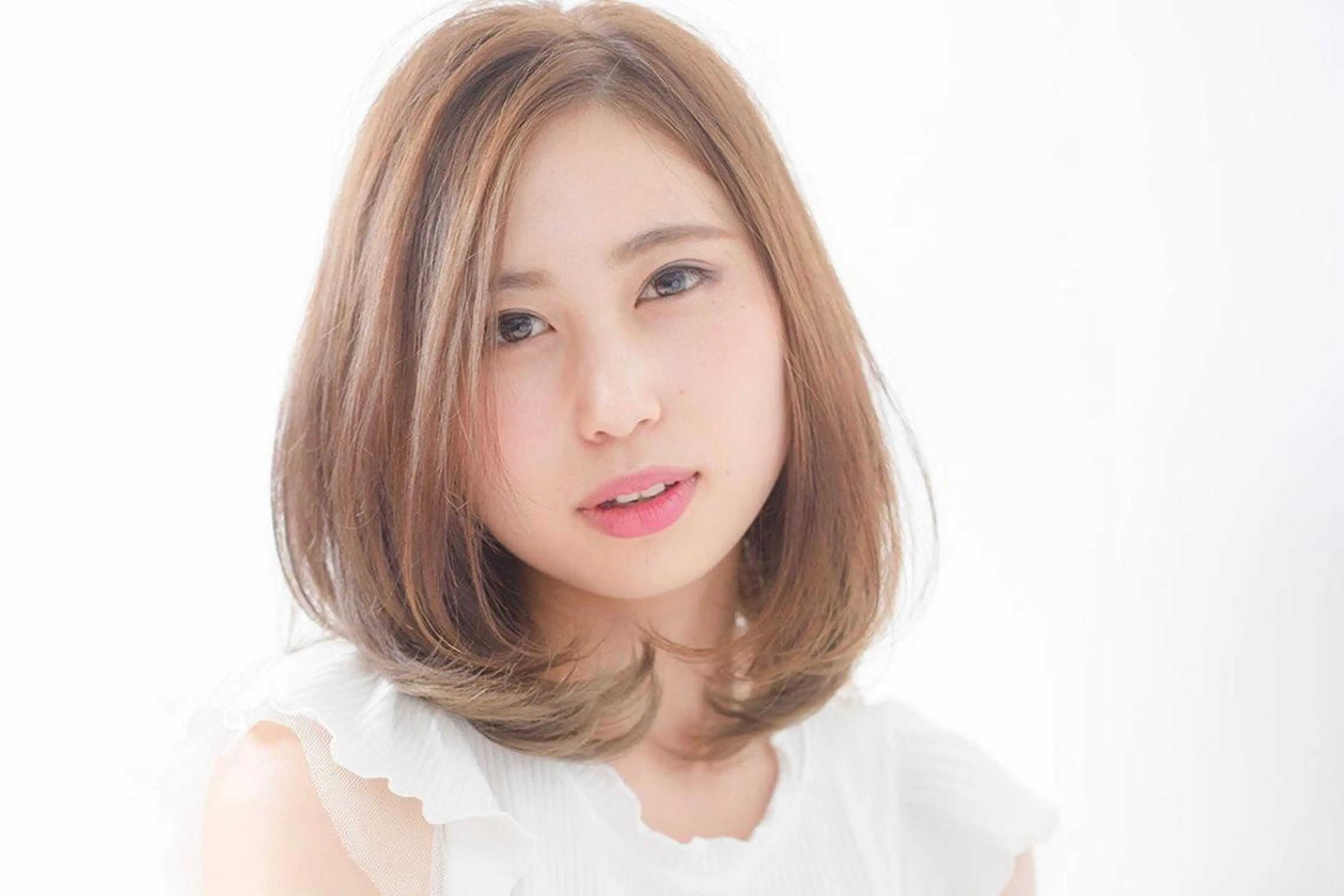 【冬のイメチェン🍇】似合わせカット ＋透明感カラー ＋艶髪トリートメントの写真