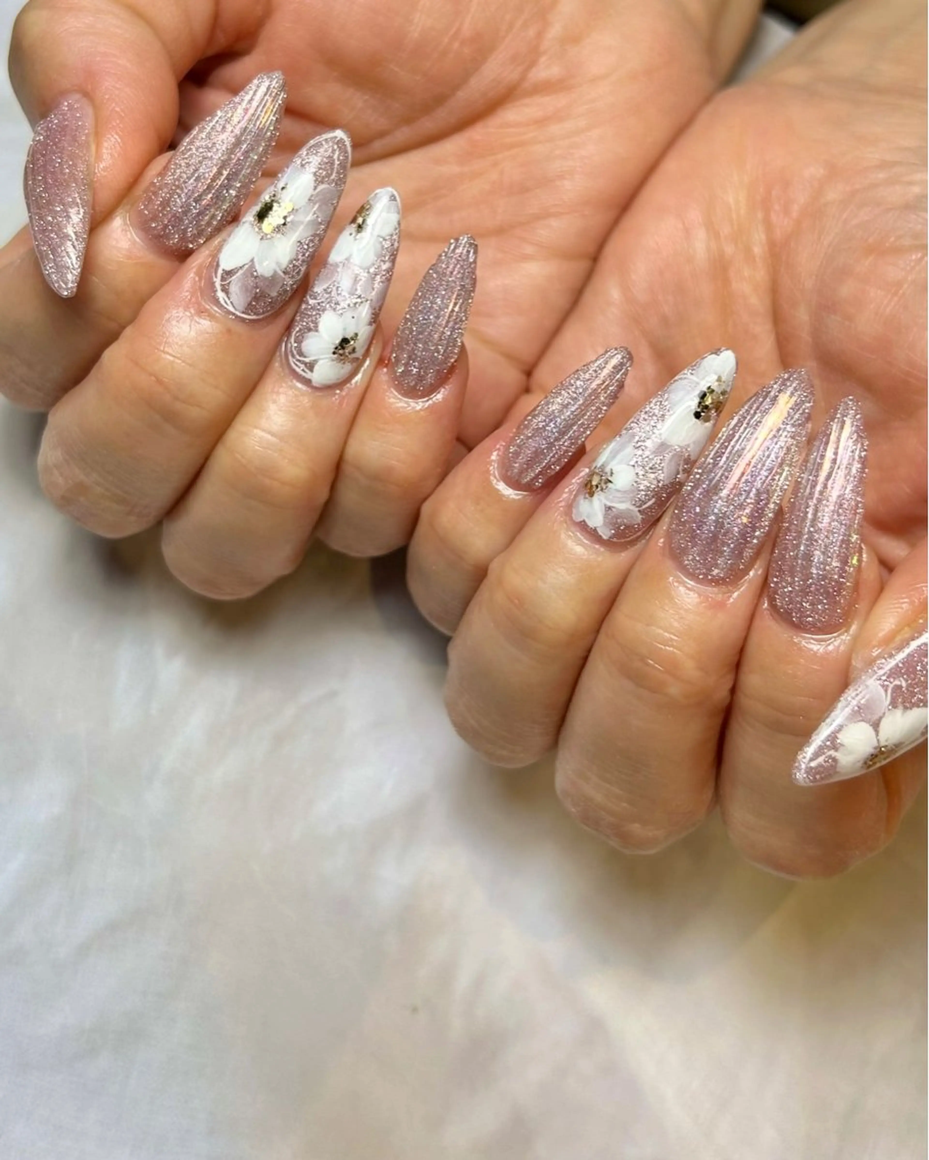 ネイル キラキラネイル 持ち込み ピンク 春ネイル ハンドネイル Reflection marikoのネイルデザイン