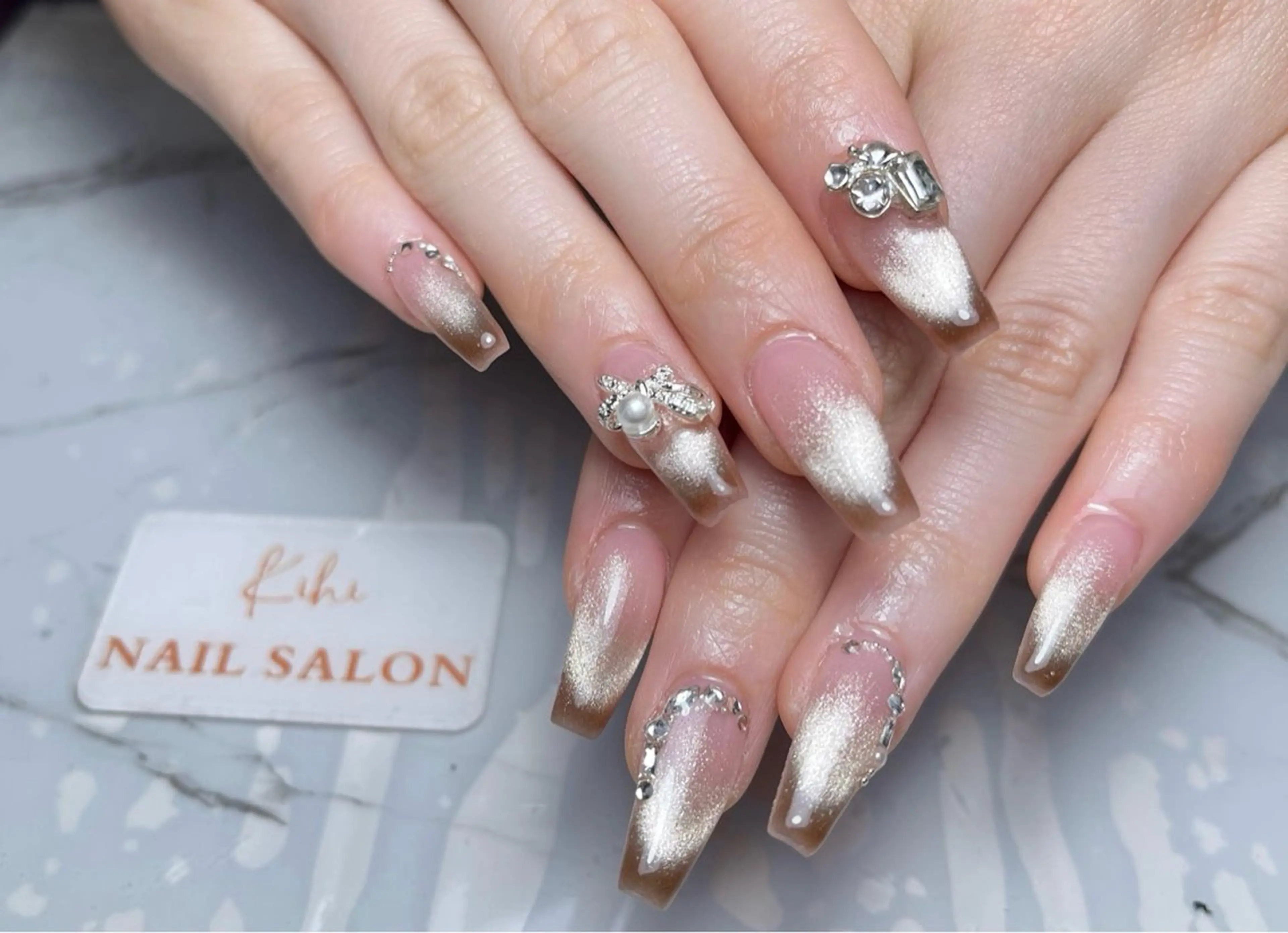 ネイル アートネイル フレンチネイル ジェルネイル グラデーション 韓国ネイル ハンドネイル 💕鈴木ユリ パラジェル/オフ無料のネイルデザイン