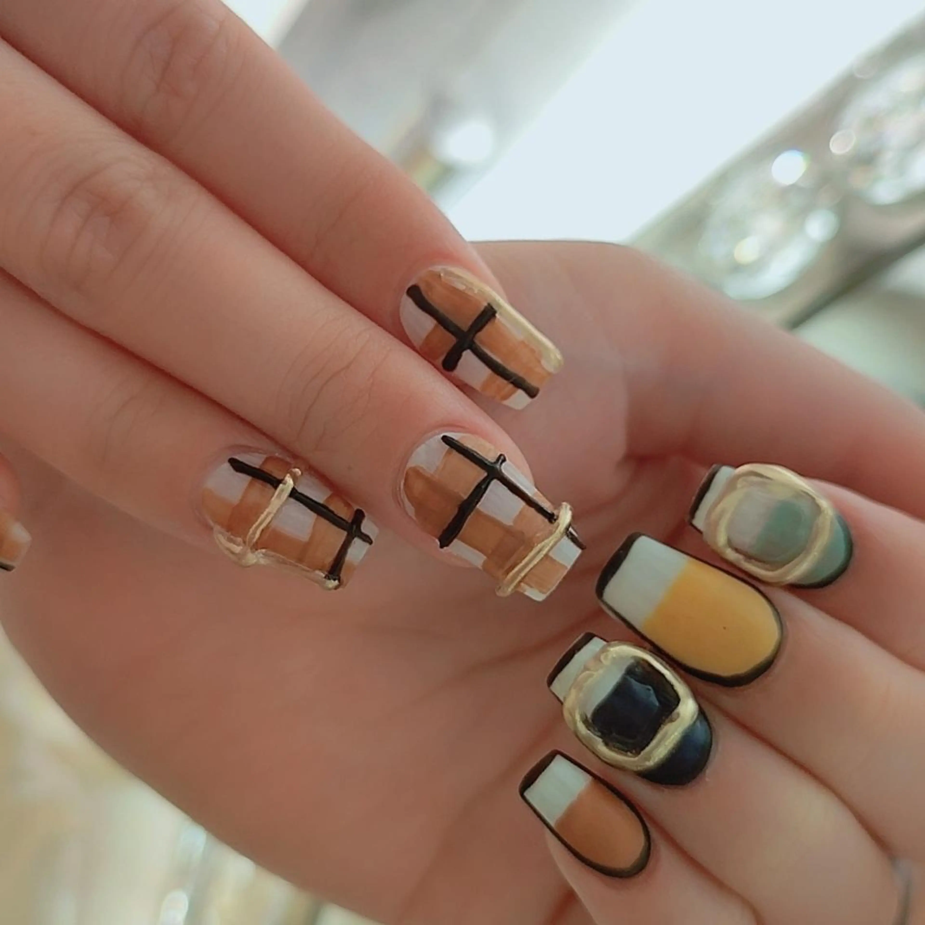 ネイル ハンドネイル RUNWAY 　　の眉毛・アイブロウイメージ