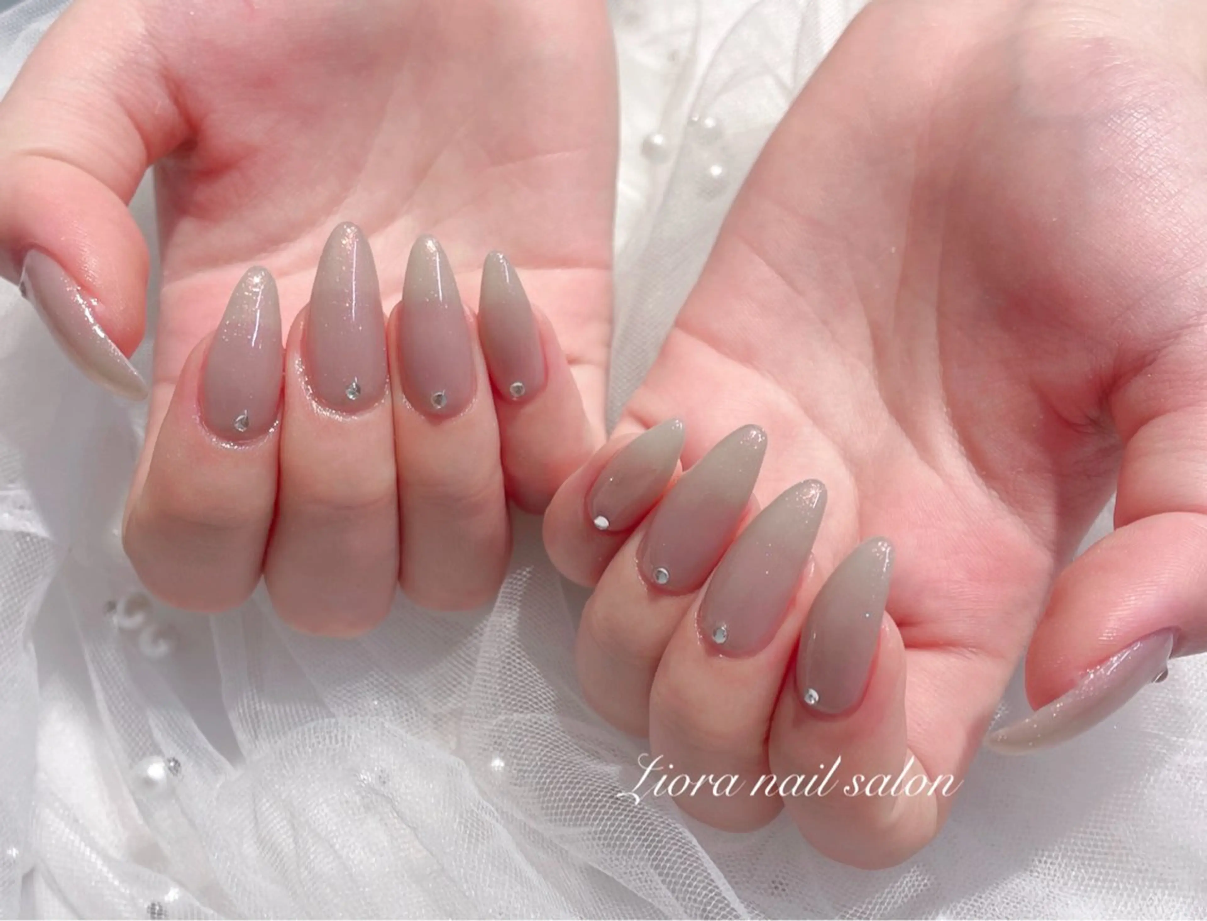 ネイル フレンチネイル ジェルネイル ガーリー グラデーション キラキラネイル ハンドネイル Liora nail 1のネイルデザイン