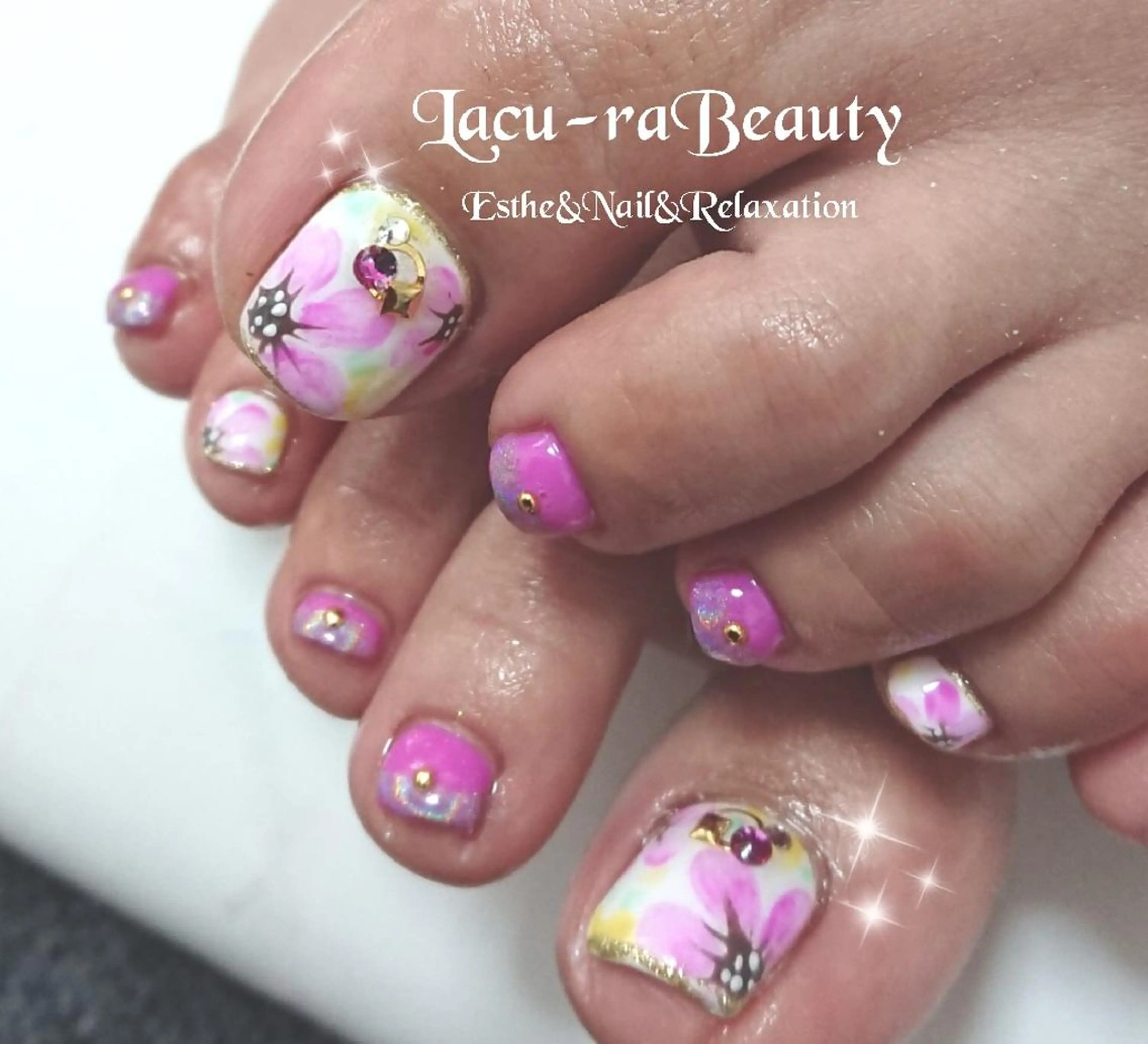 ネイル 小顔と腸の専門店 ラクーラビューティのエステ・リラクイメージ