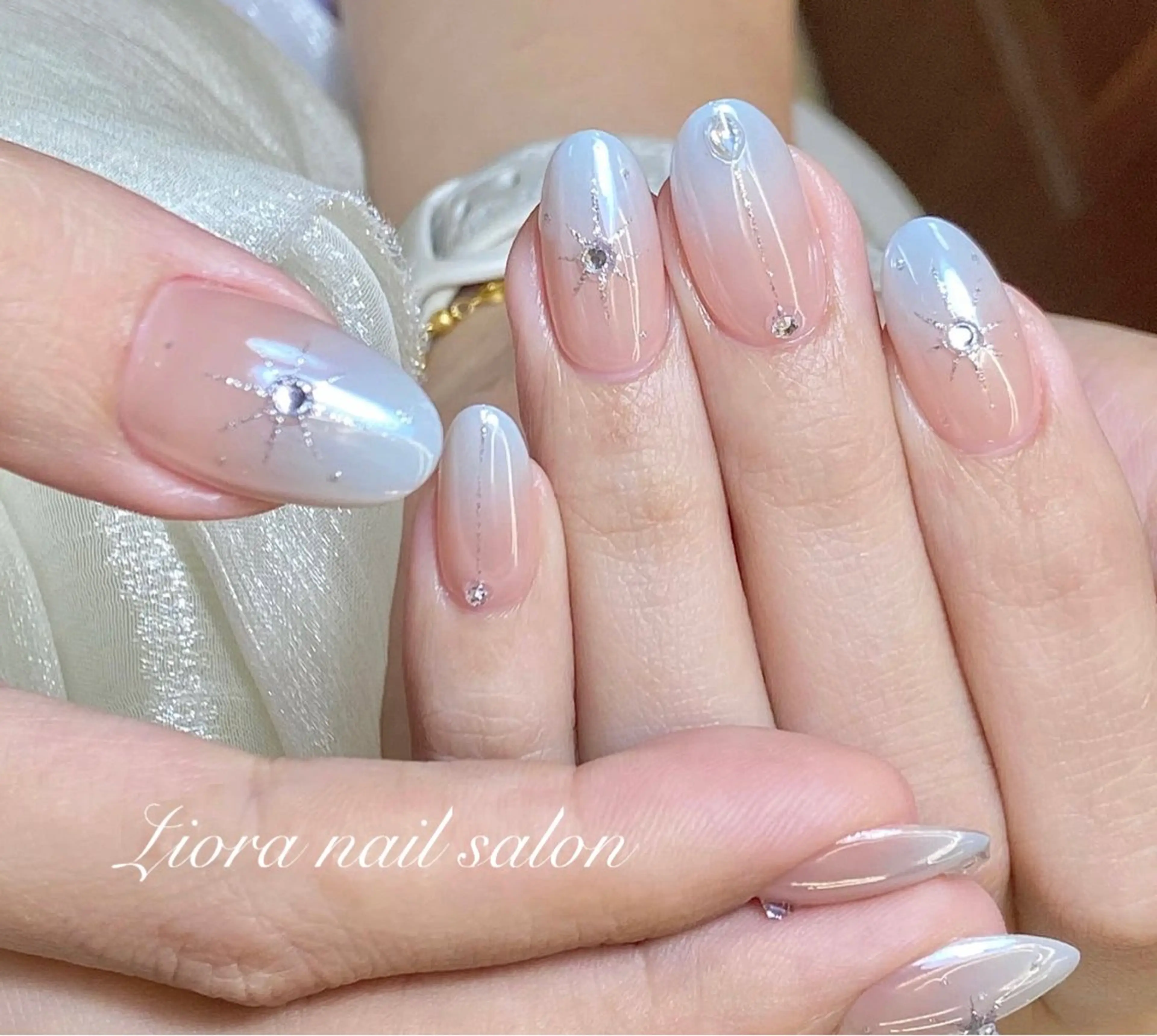 ネイル フレンチネイル ジェルネイル ガーリー グラデーション キラキラネイル ハンドネイル Liora nail 1のネイルデザイン
