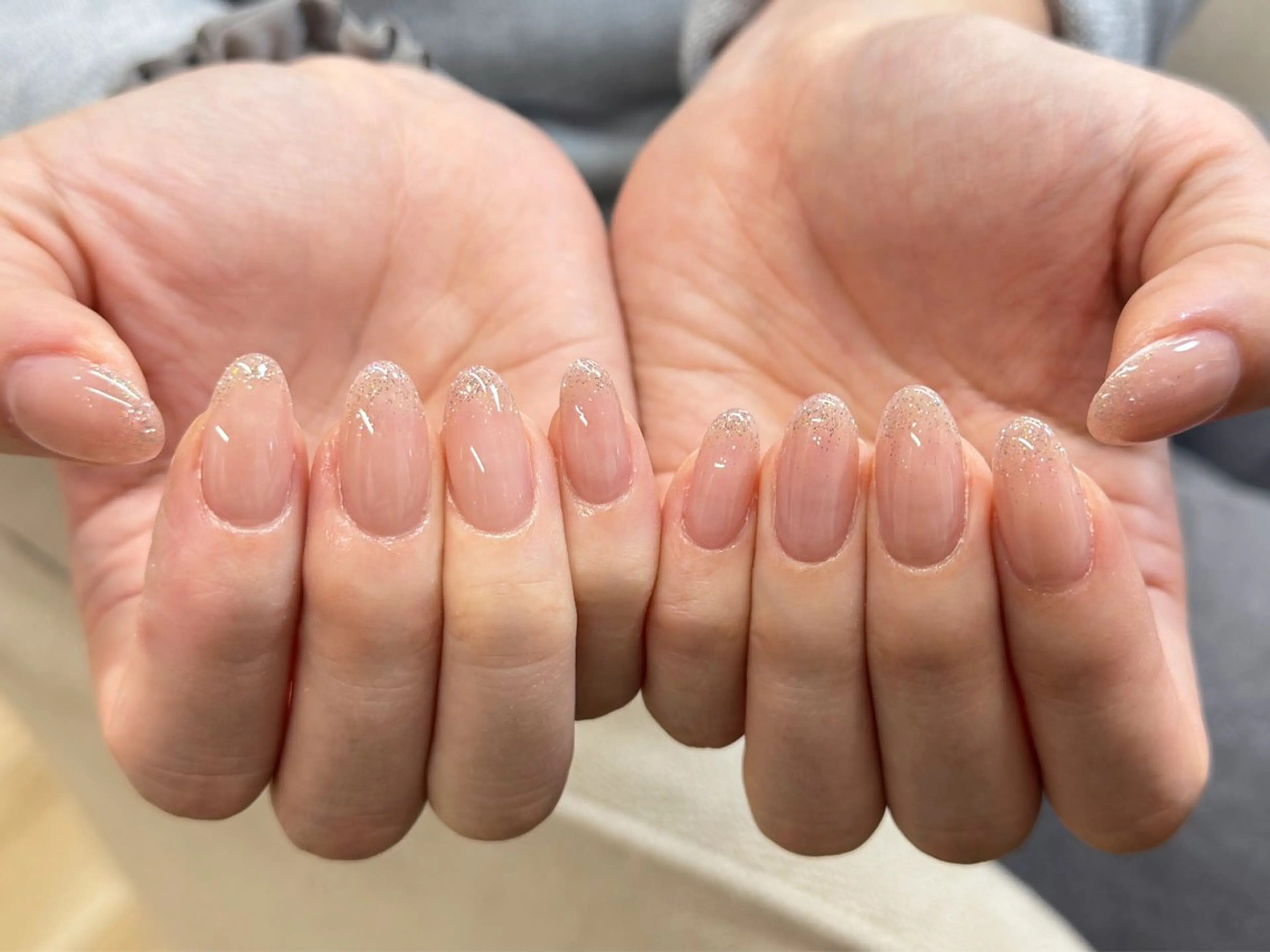 ネイル グラデーション ラメ(グリッター) ラメグラデーション シンプルネイル MY Nail所属・中村 ユメのネイルデザイン