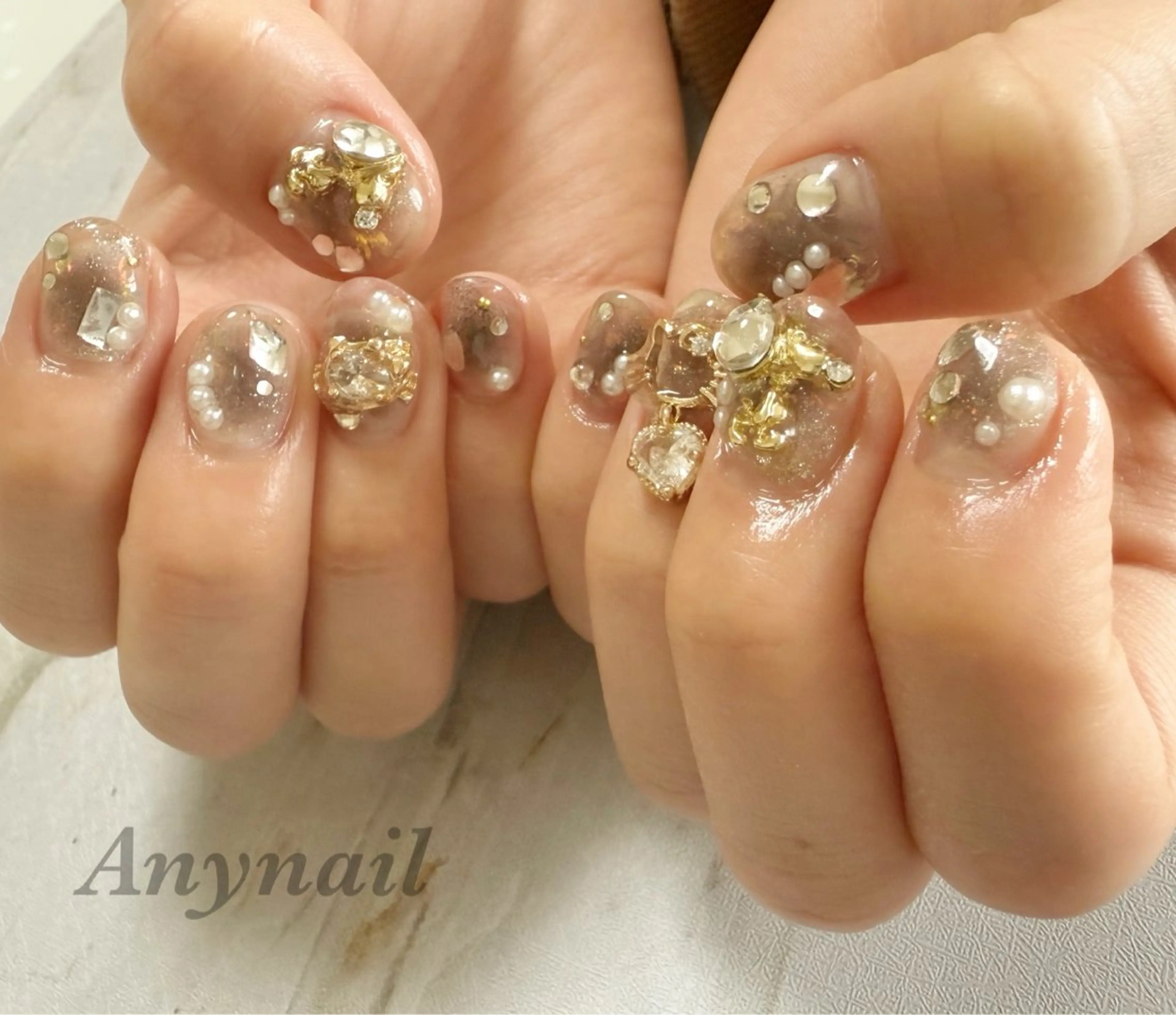 ネイル ブルー チークネイル キラキラネイル 持ち込み ニュアンスネイル 岩澤 恵子のネイルデザイン