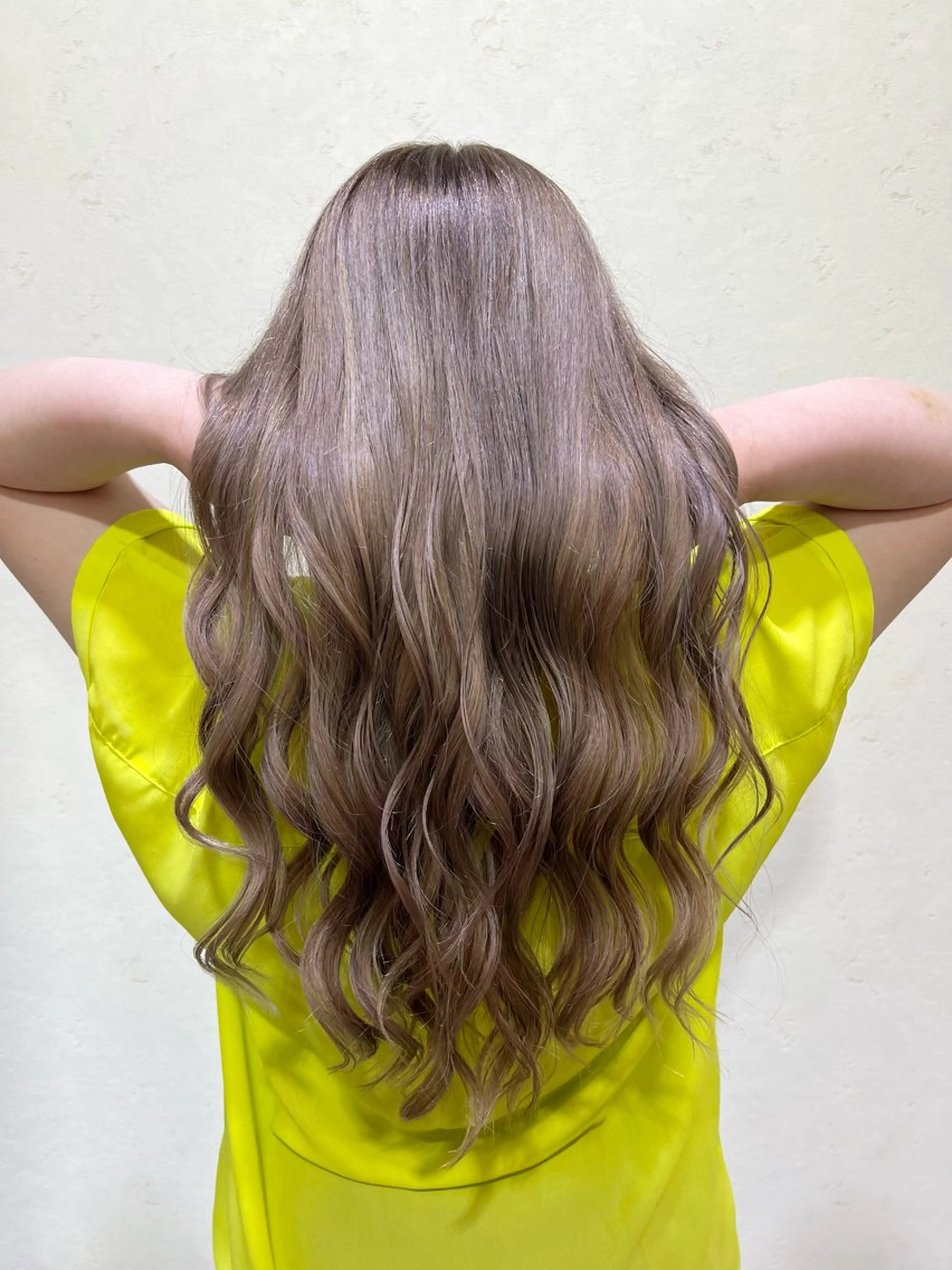 ロング カット ヘアカラー トリートメント mana .のヘアスタイル