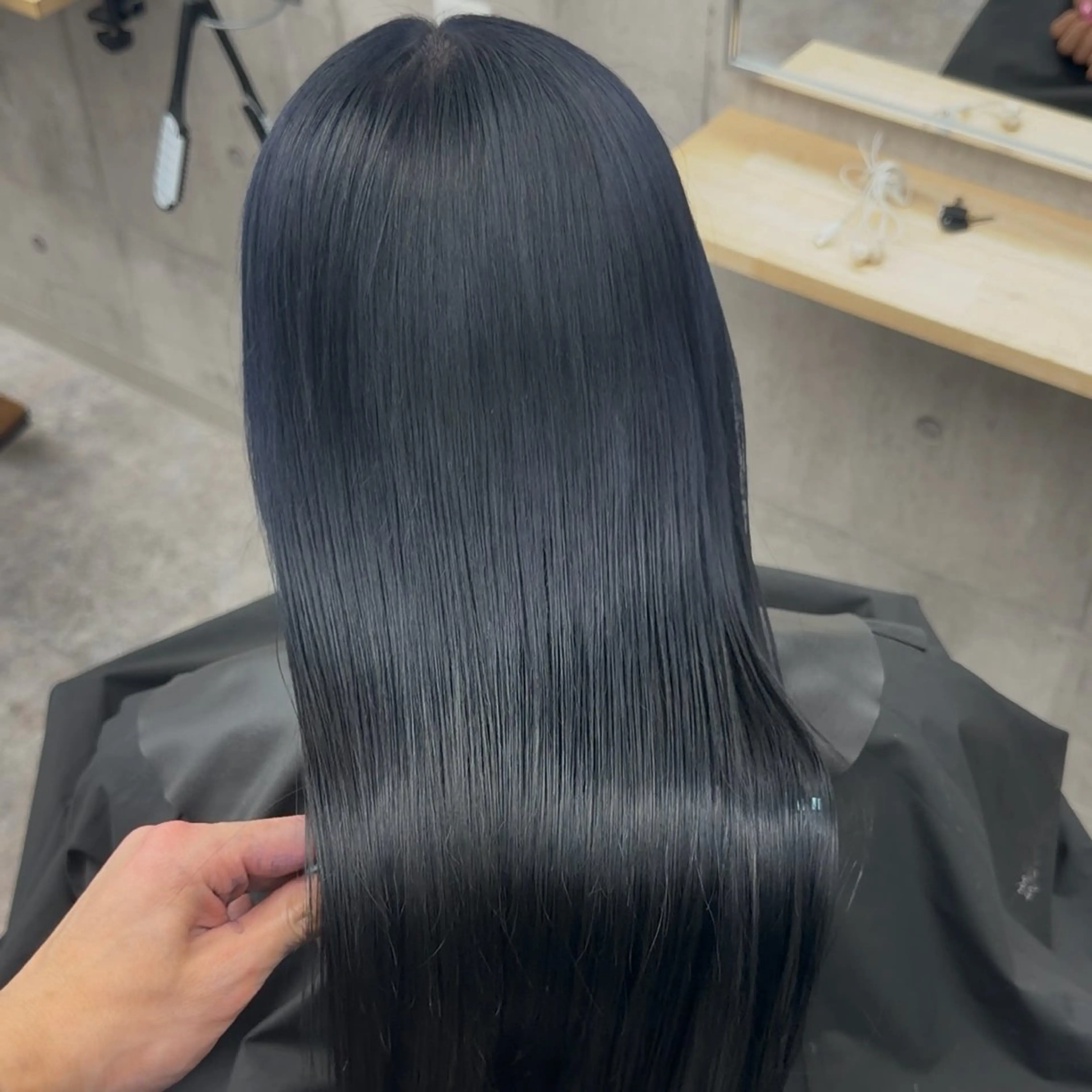 ロング カラー 黒髪 ブロンド ブルーカラー ブルーブラック ブラウンカラー ブリーチ専門店MONIQA所属・ブリーチ特化 🌟たまき🌟のヘアスタイル