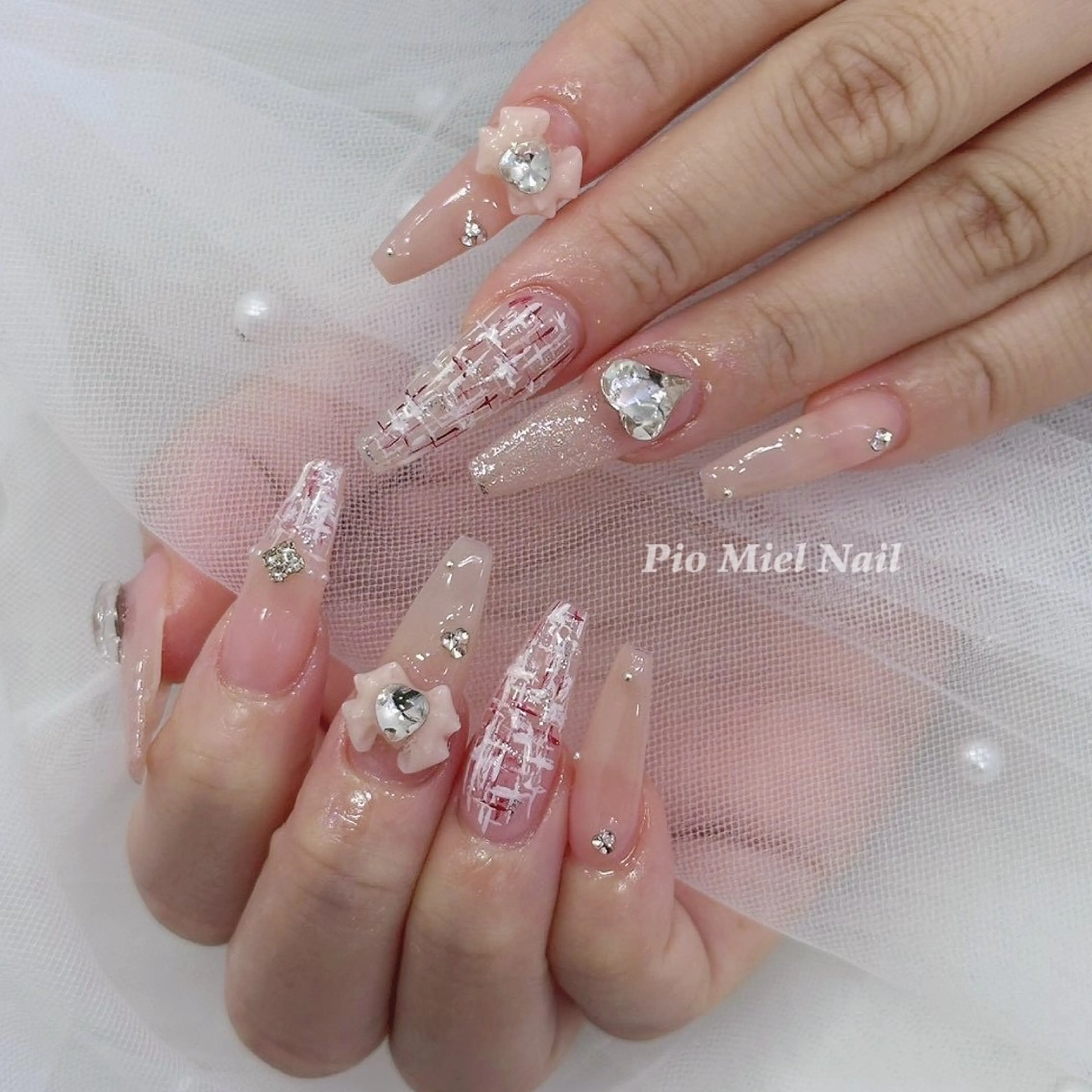 ロング 韓国風ヘア ハンドネイル Pio Mielのネイルデザイン