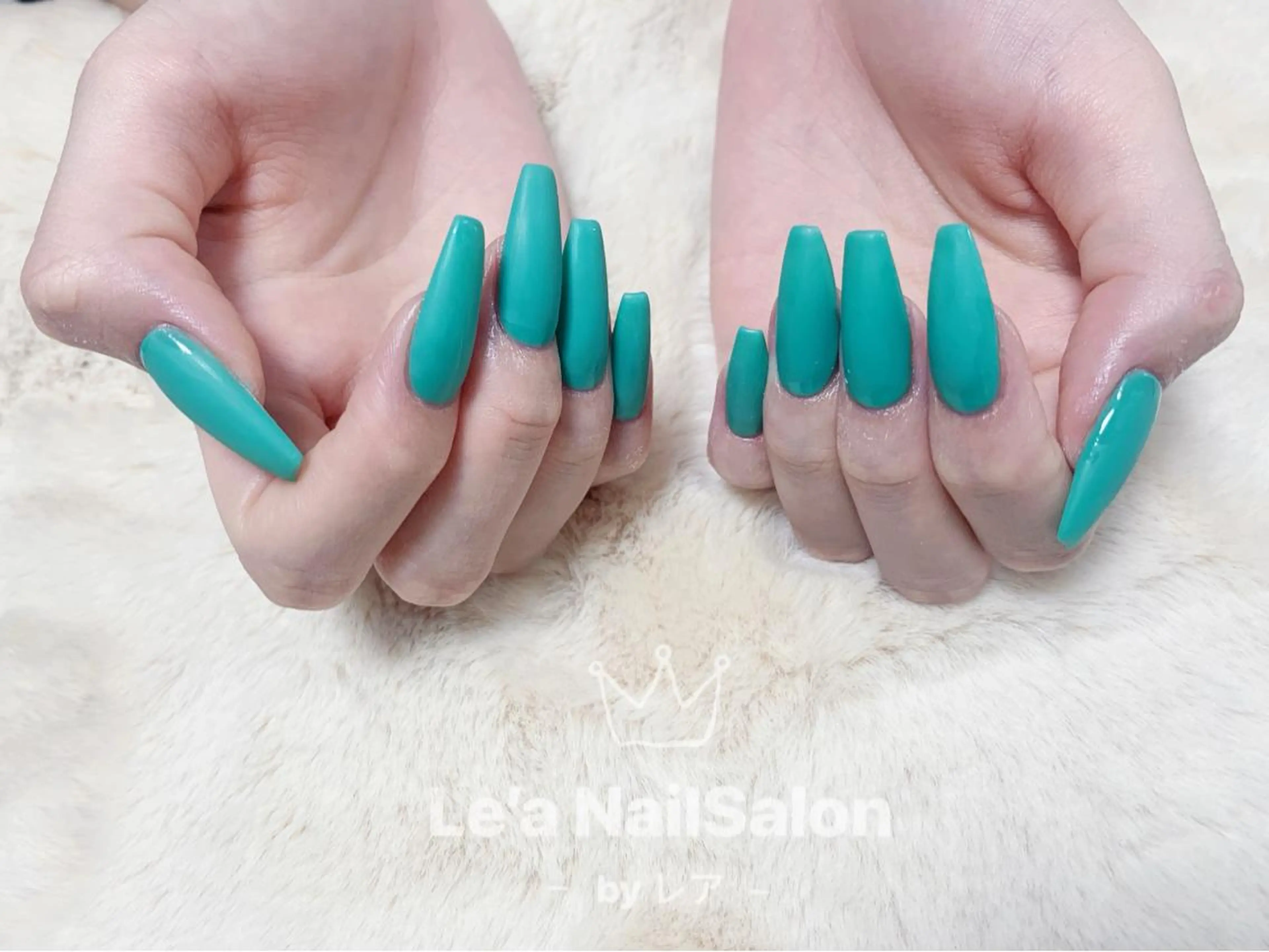 ロング カラー ネイル Lea NAILsalon所属・Le’a NailSalonのネイルデザイン