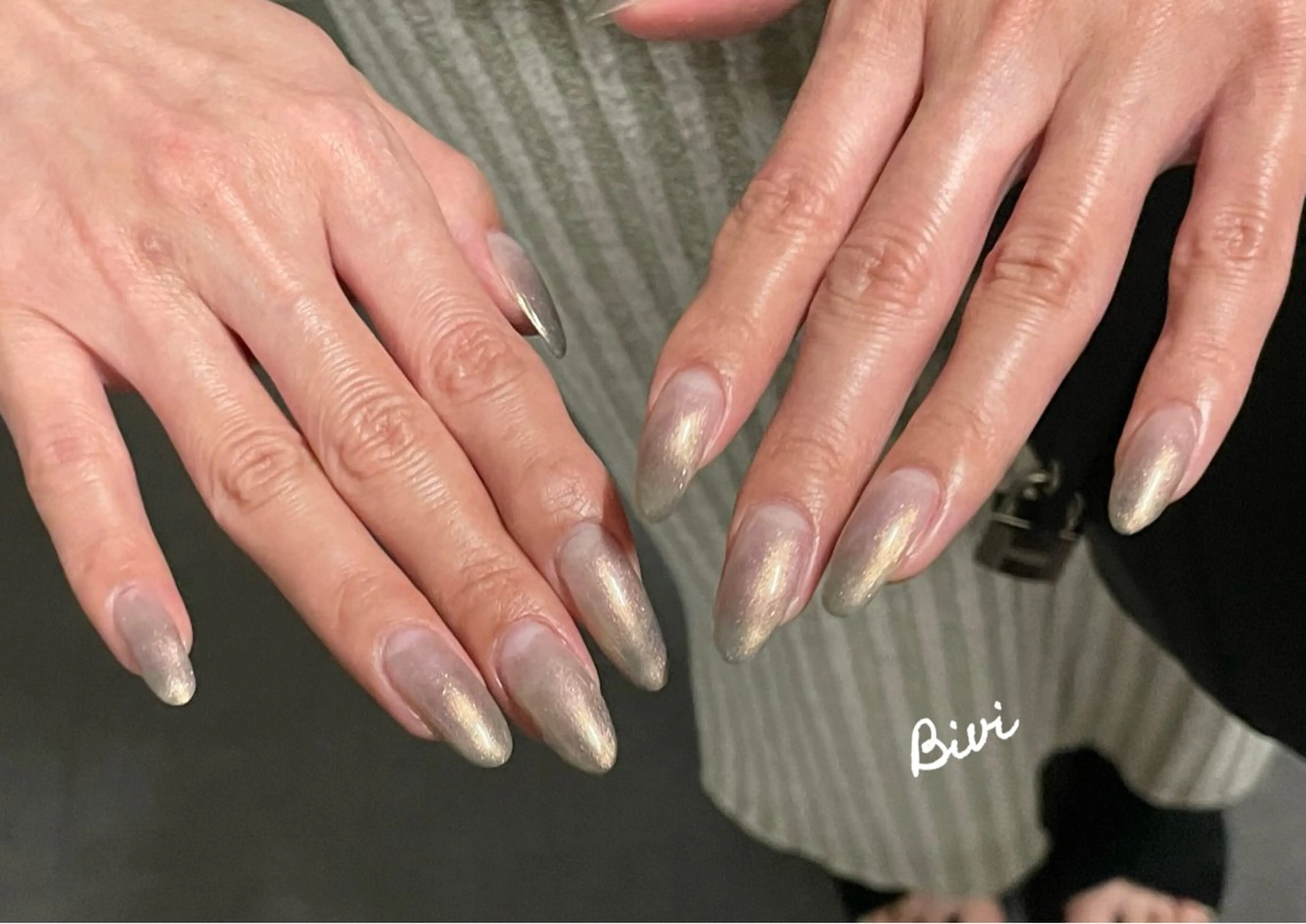 ネイル アートネイル フラッシュネイル ラメ(グリッター) シルバー スクエアネイル ハンドネイル ハンドケア ♡Bivi♡自爪に 優しいネイルサロンのネイルデザイン