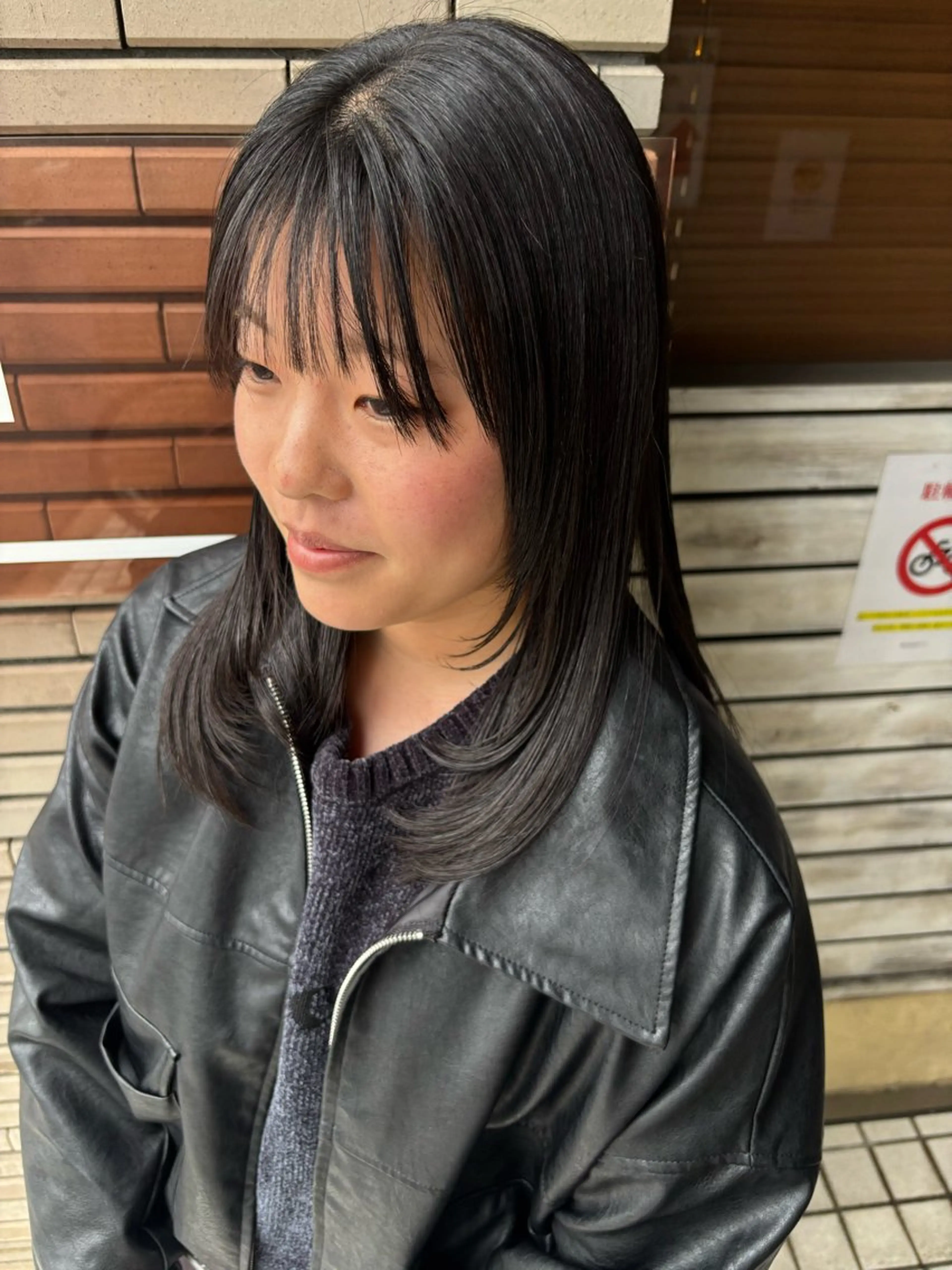 セミロング 顔まわりレイヤー 顔周りカット レイヤーカット 縮毛矯正 コーディアルヘア所属・メンズカット パーマRISAのヘアスタイル