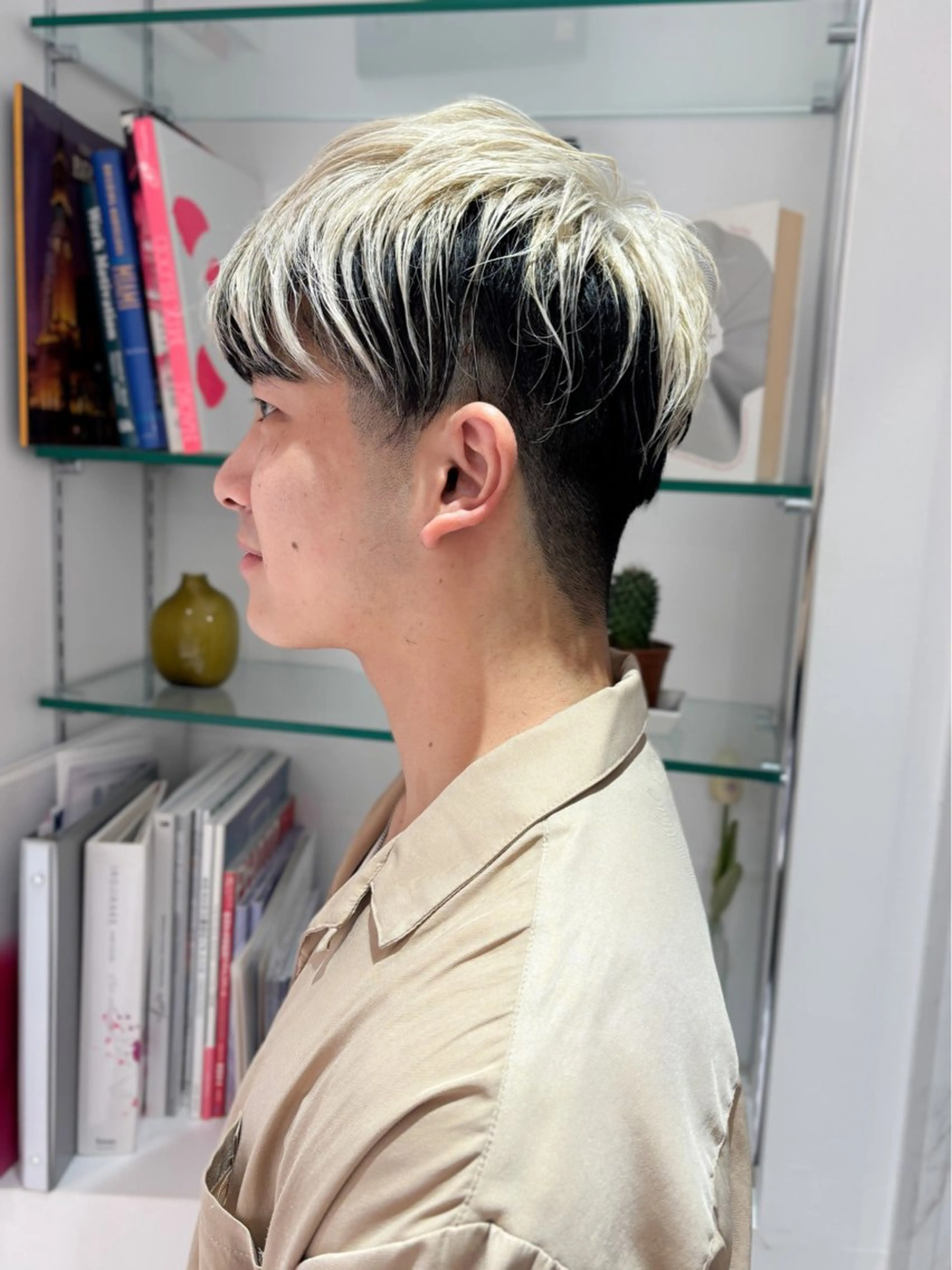 カラー メンズ メンズインナーカラー マッシュ インナーカラー カット ヘアカラー トリートメント 💐レイヤー/透明感 カラー💐智口彩香のヘアスタイル