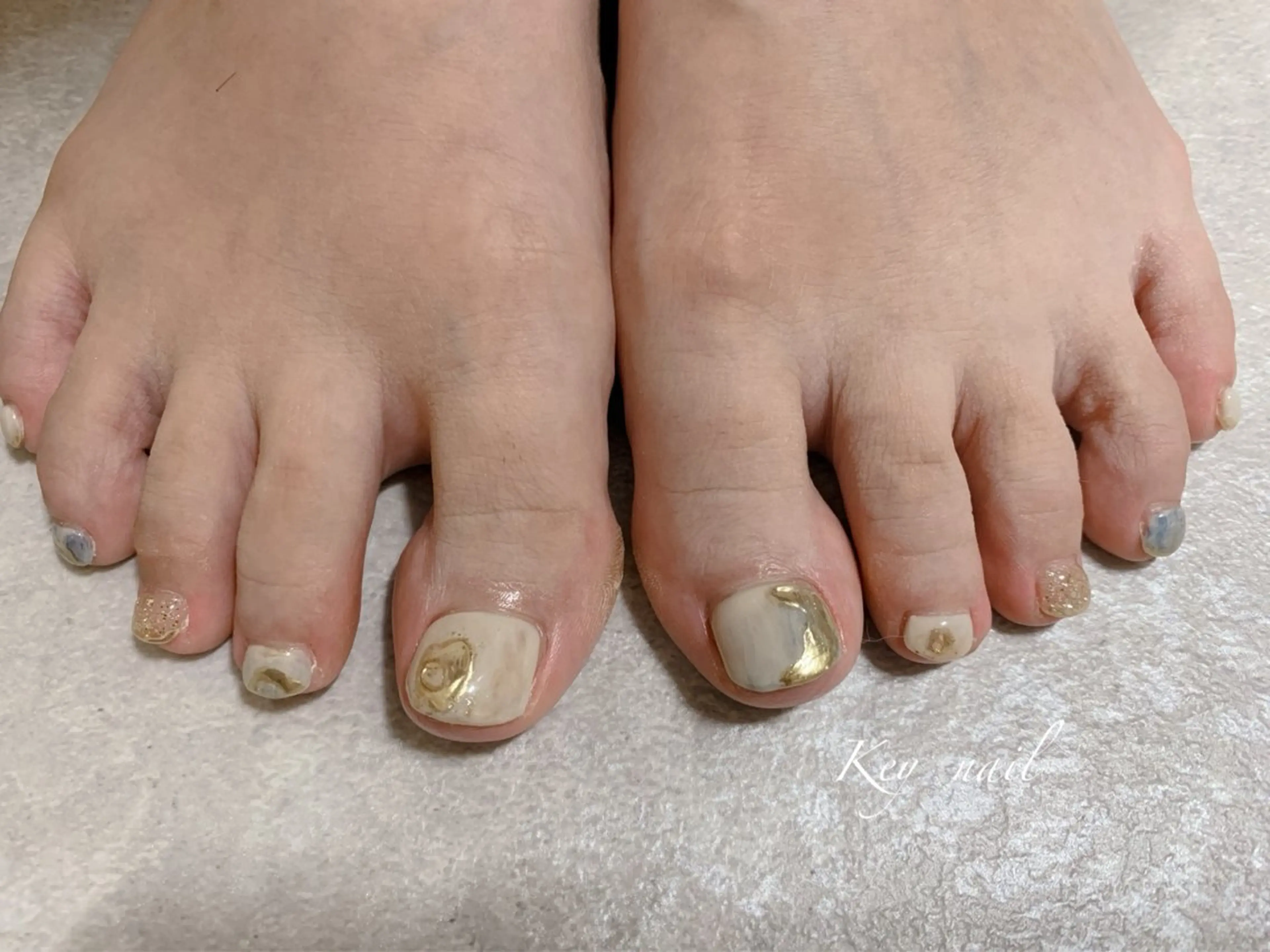 ネイル フットネイル ニュアンスネイル Key nailのネイルデザイン