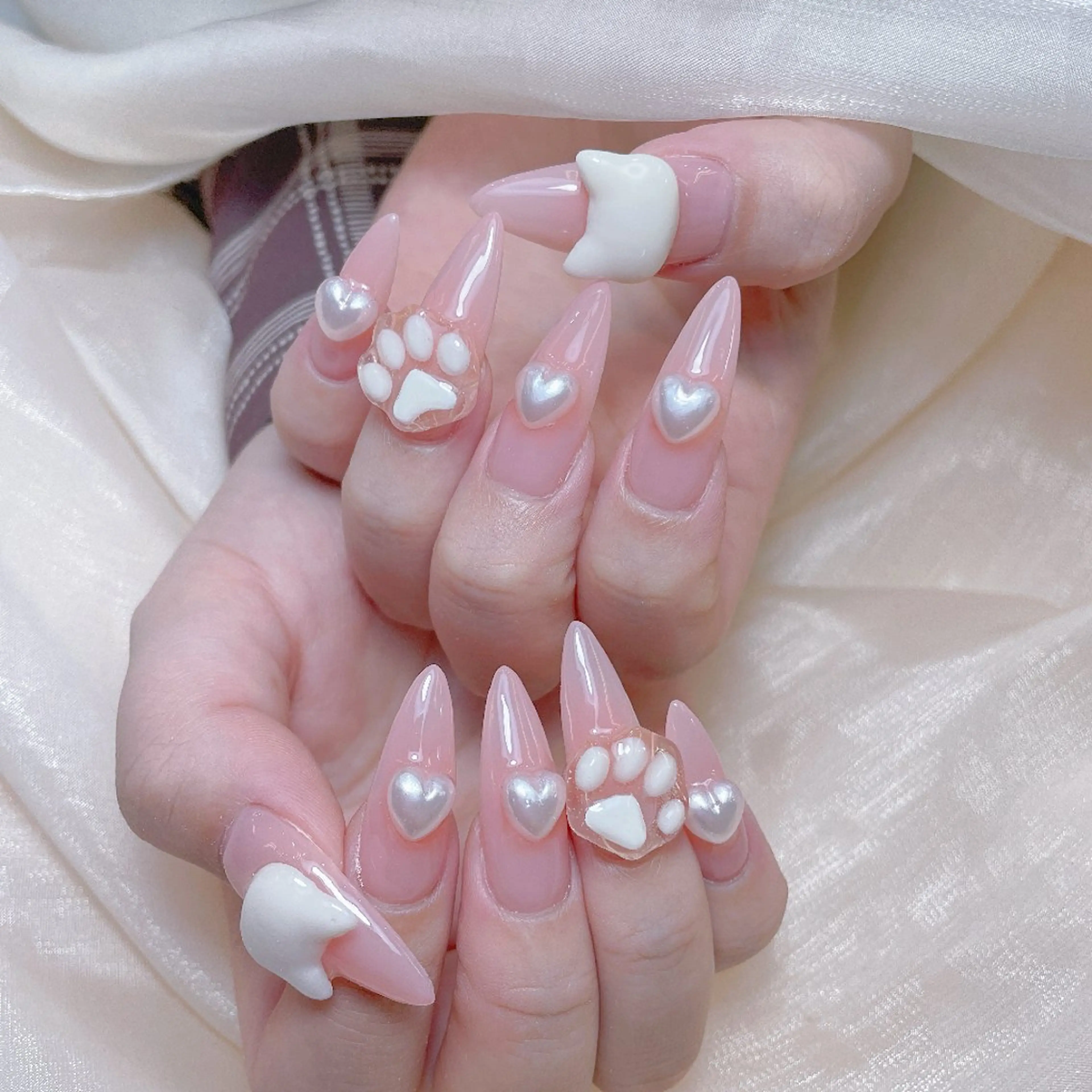ネイル チークネイル ガーリー キラキラネイル 韓国ネイル リボン NailPrincess所属・princess スカルプ専門店のネイルデザイン