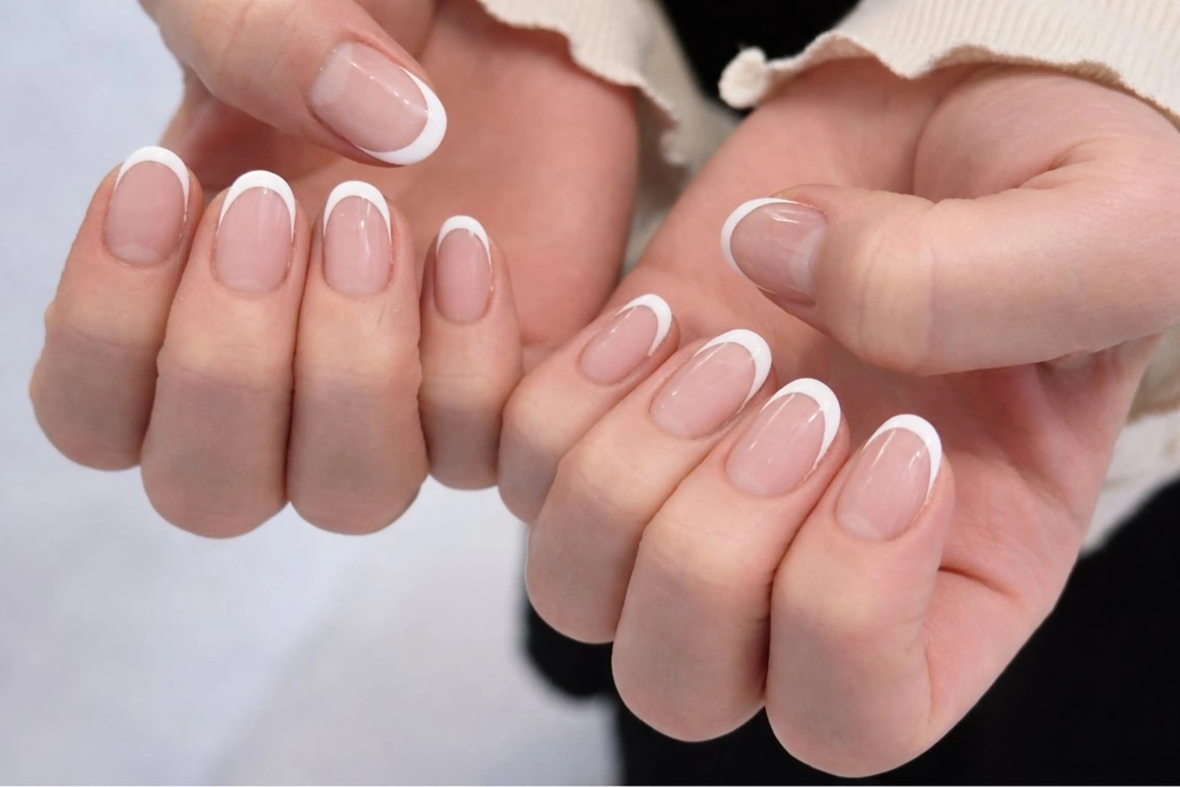 【練習モデル】ハンド🤍白フレンチ（オフ無し）※クリアベースの写真