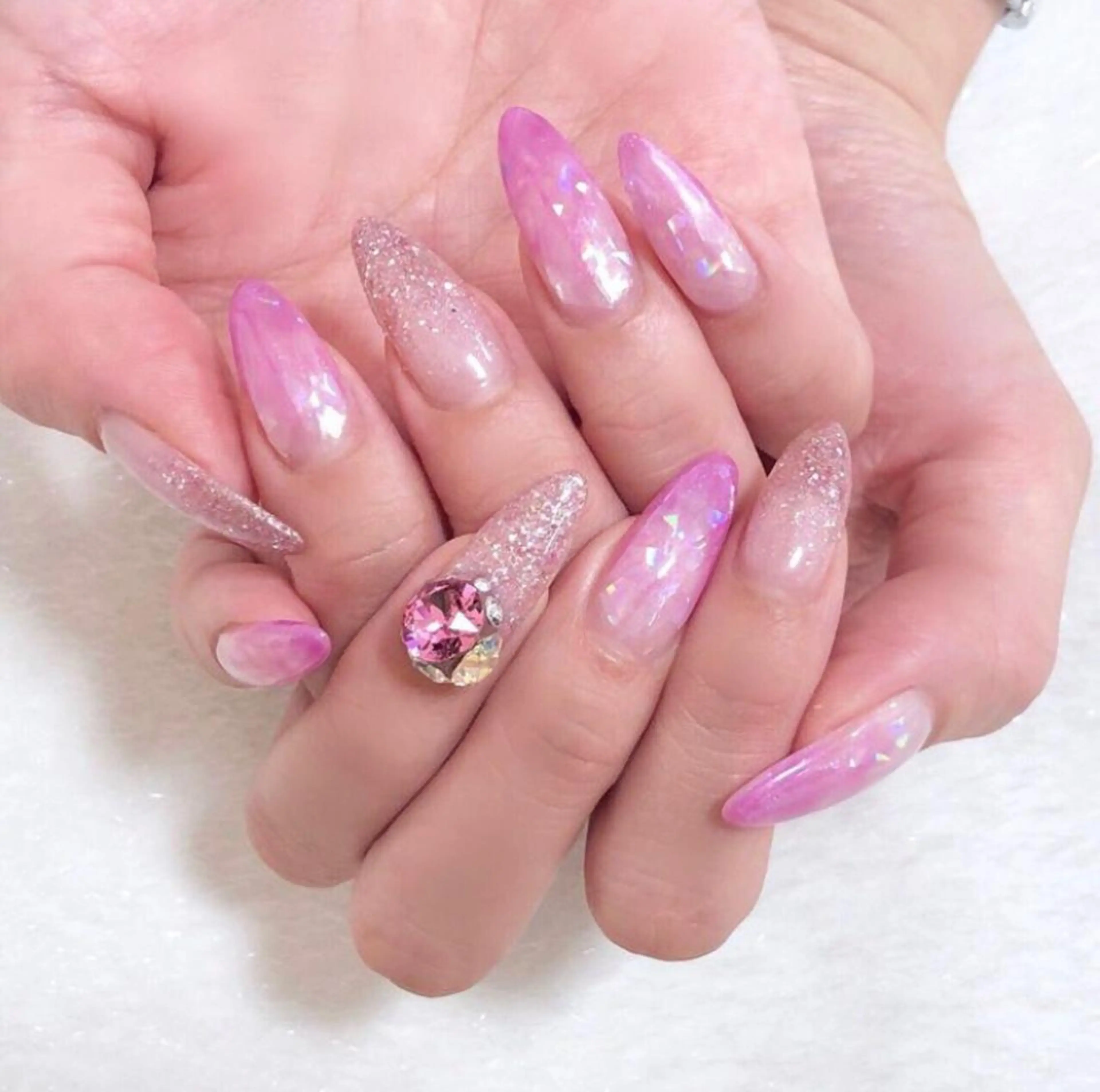 ネイル キラキラネイル ピンク ハンドネイル Nail salon Cielel⟡Ayaのネイルデザイン