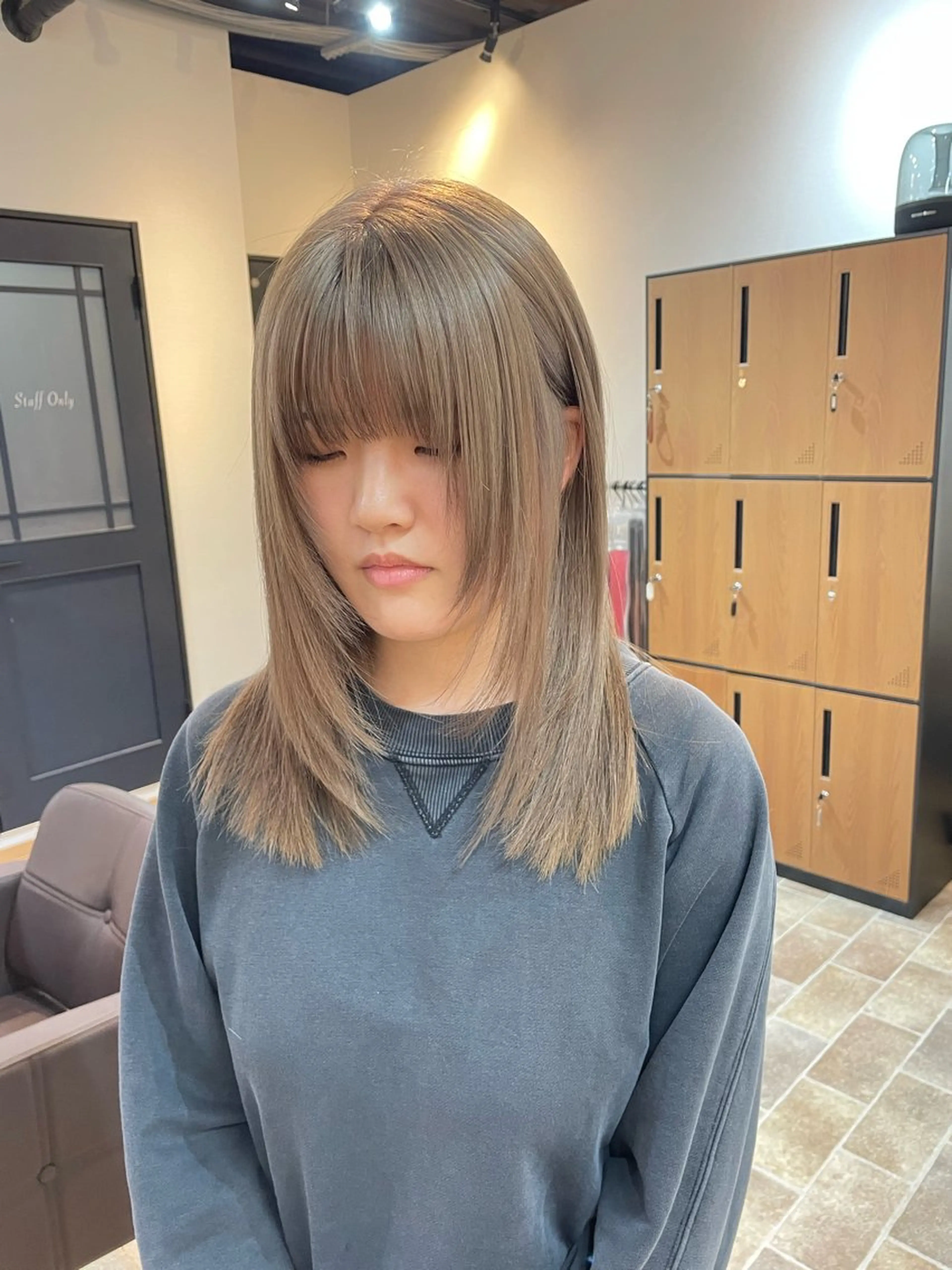 ロング カラー アッシュ ベージュカラー カット ヘアカラー トリートメント STAR RIVER所属・YUI/ ブリーチカラー🌷のヘアスタイル