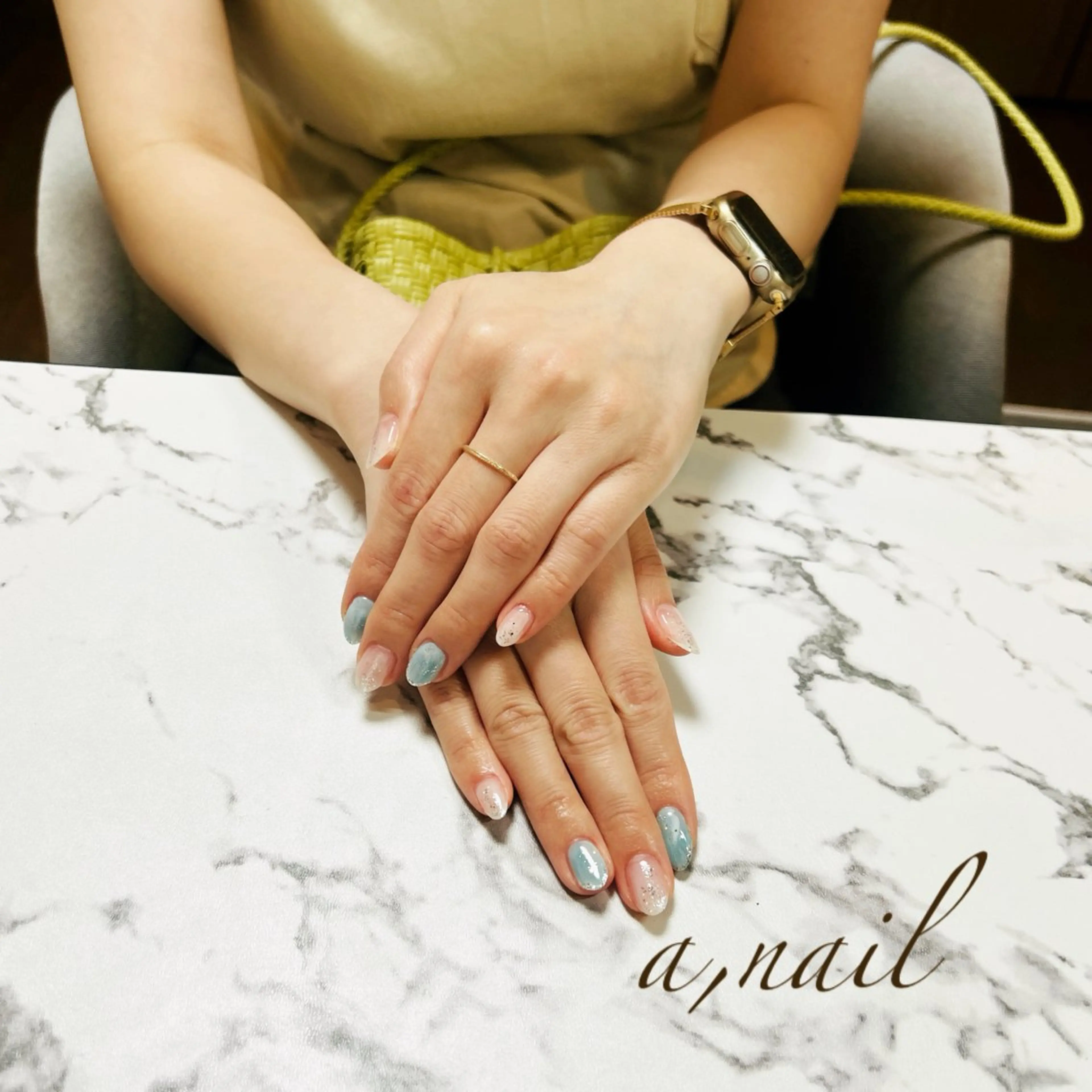 ネイル フレンチネイル グラデーション キラキラネイル ラメ(グリッター) ラメグラデーション ハンドネイル ネイルサロン エーネイルのネイルデザイン