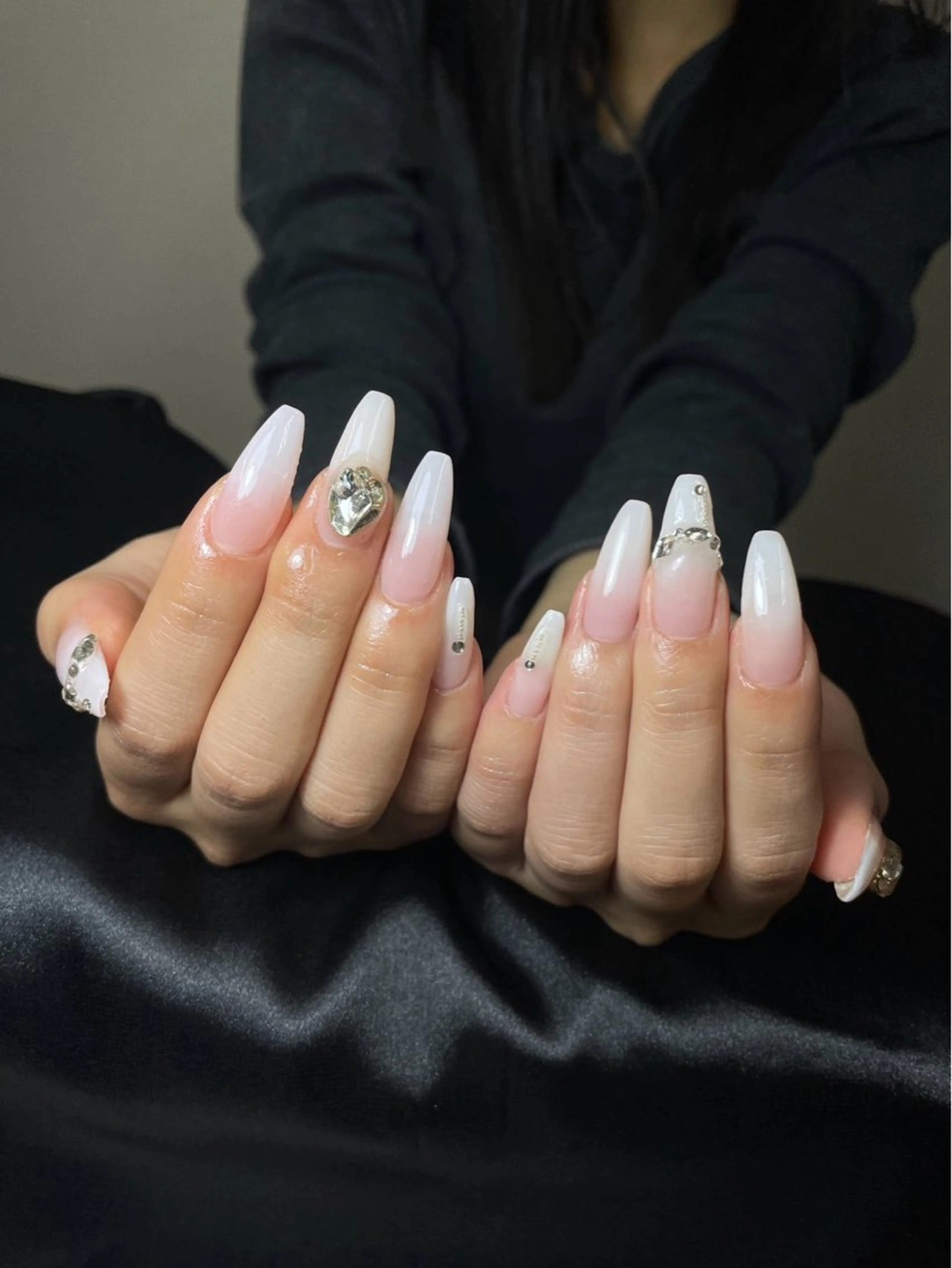 ネイル ブラウン チークネイル 桜ネイル 長さ出し フットネイル ハンドネイル XIINH NAIL SALONのネイルデザイン