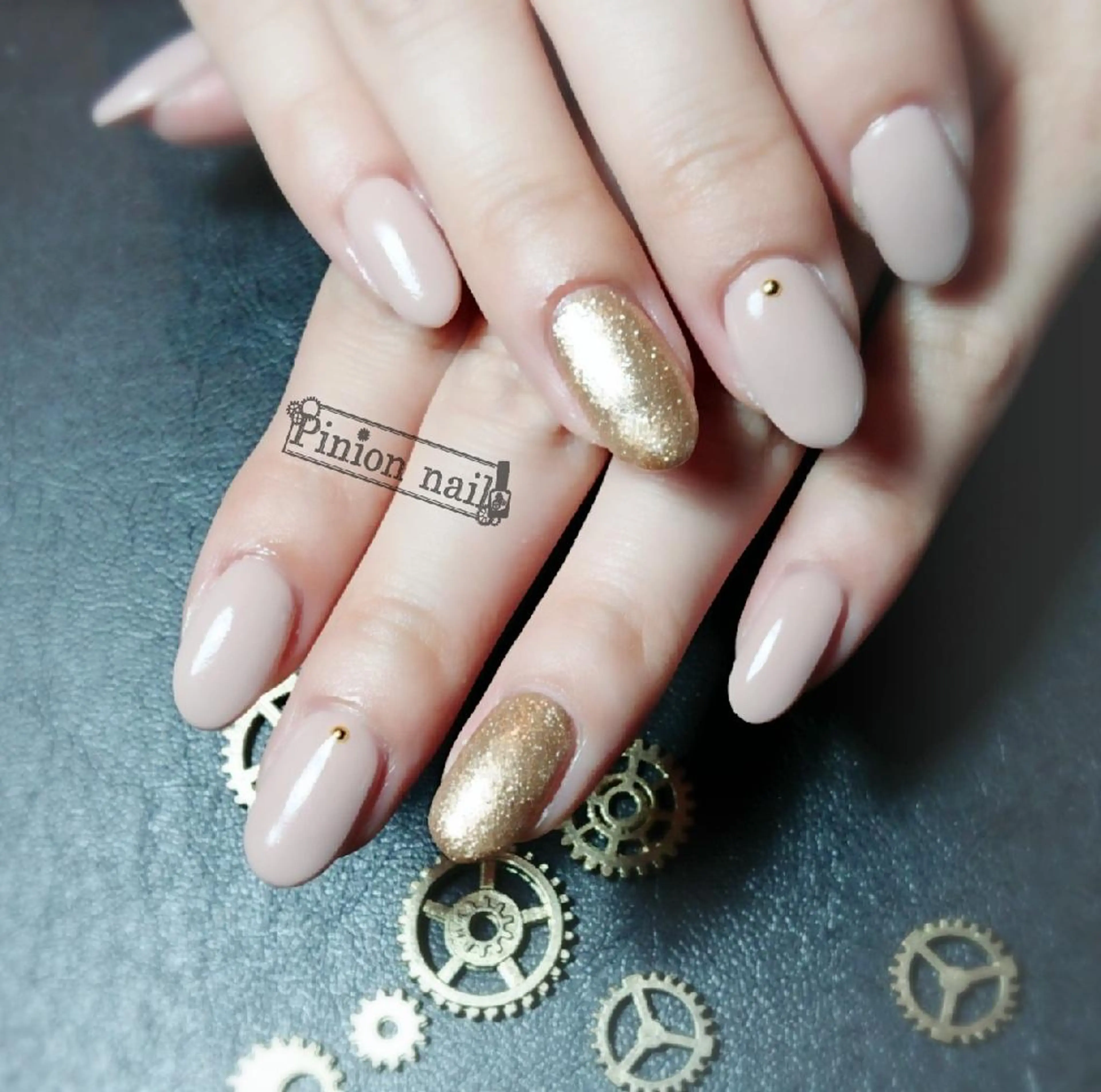 ネイル ゴールド 【推し活応援サロン】 Mea nuiのネイルデザイン