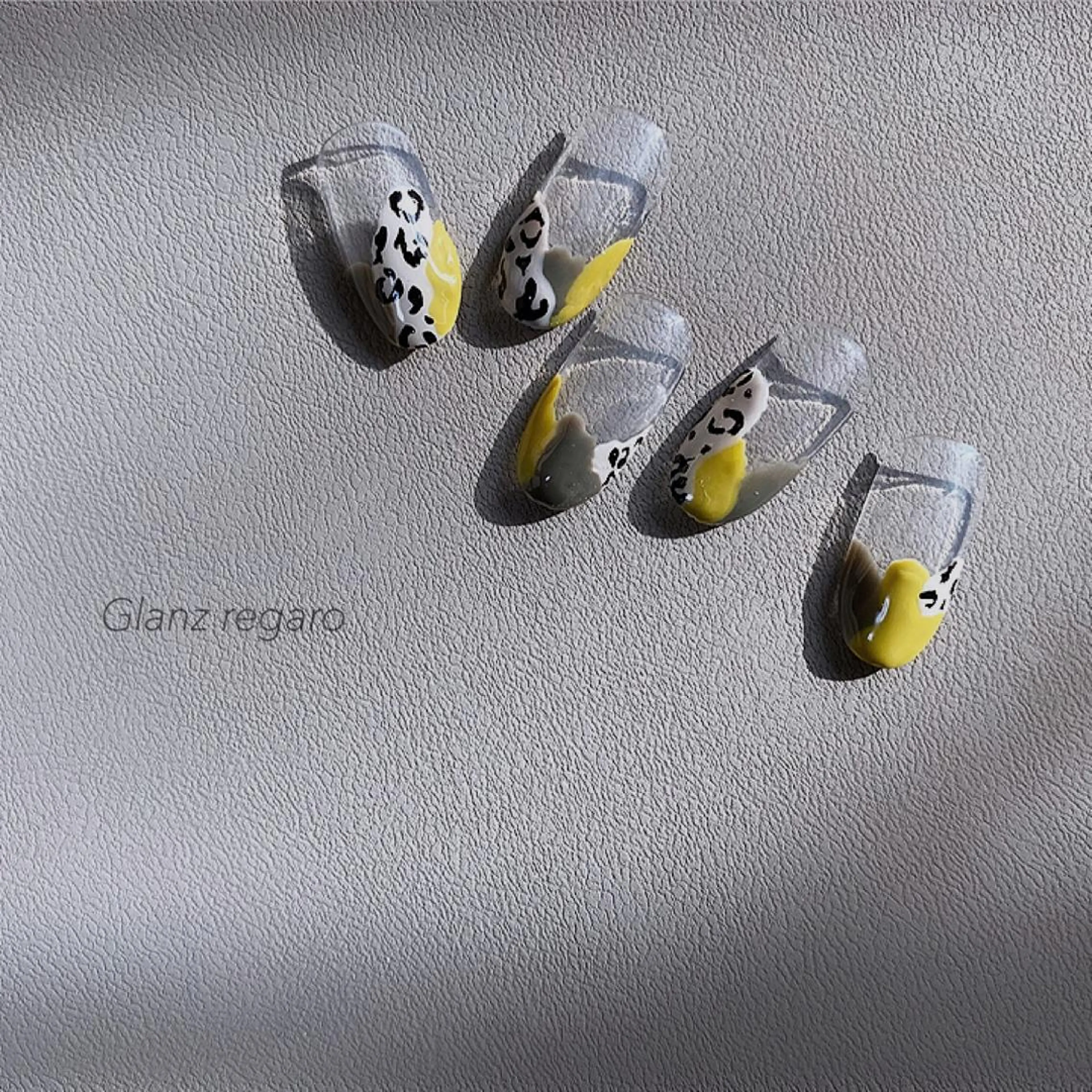 ネイル アニマル柄 フレンチネイル ハンドネイル Glanz regaro所属・Glanz regaroのネイルデザイン