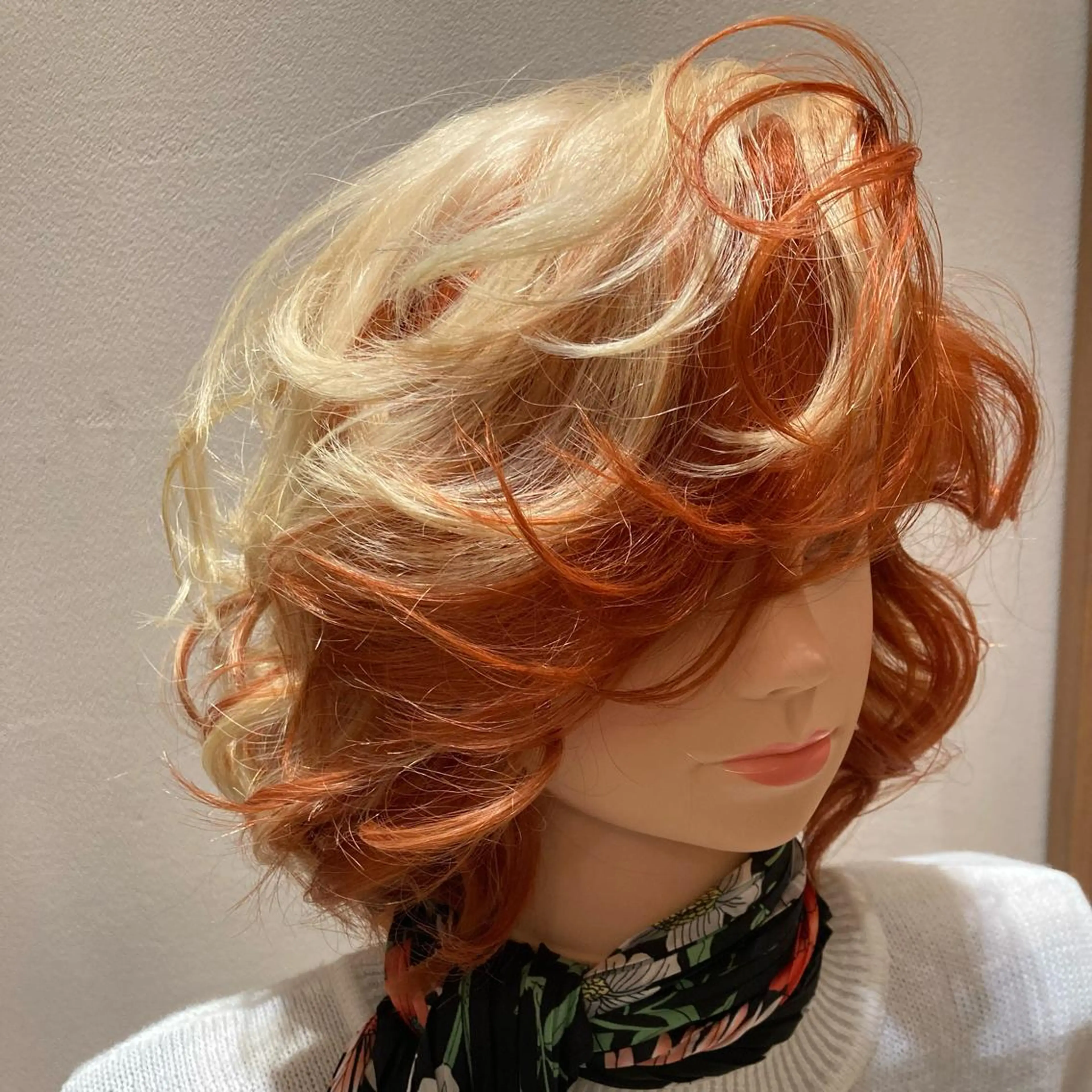 ミディアム レイヤーカット レンタルサロンLiLi藤沢所属・成沢 モニカのヘアスタイル