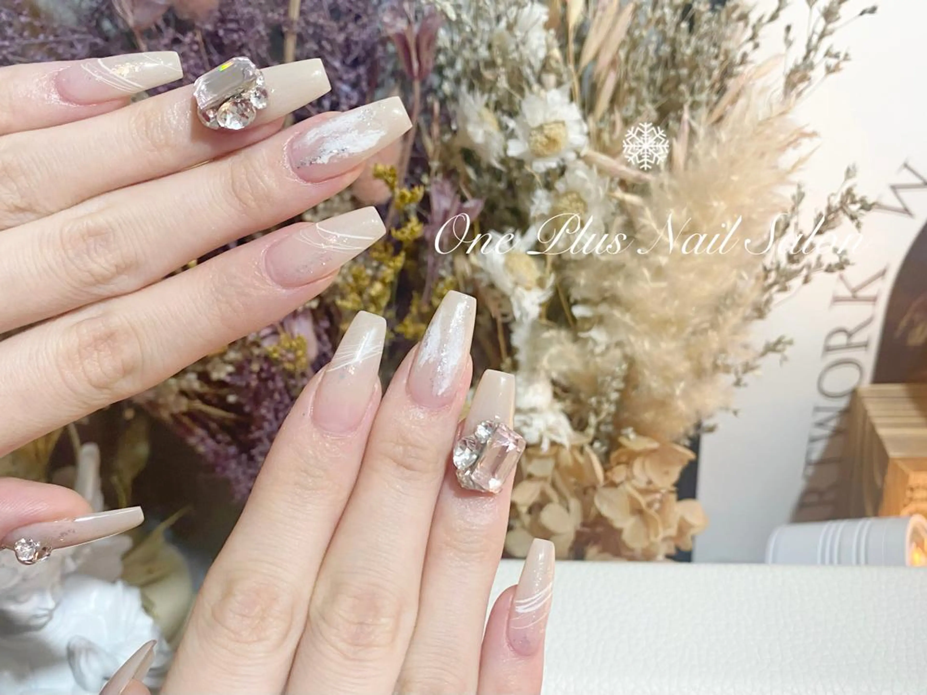 ロング ネイル One Plus Nail Salonのネイルデザイン