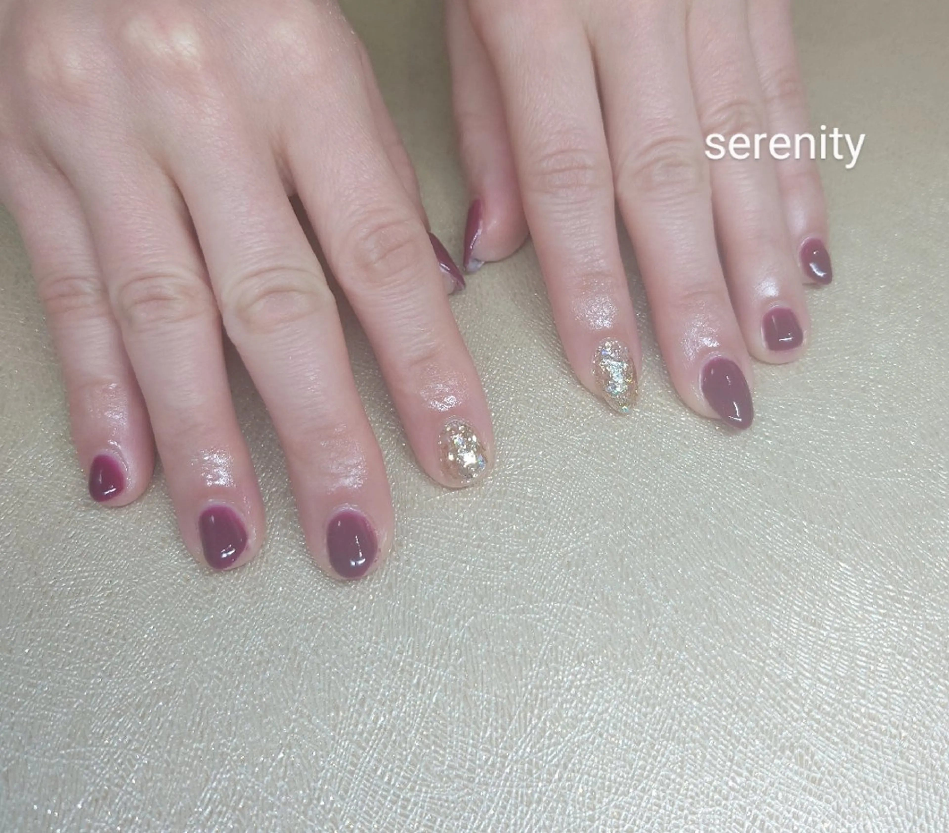 ネイル ボルドー ゴールド ワンカラーネイル nail  serenityのネイルデザイン