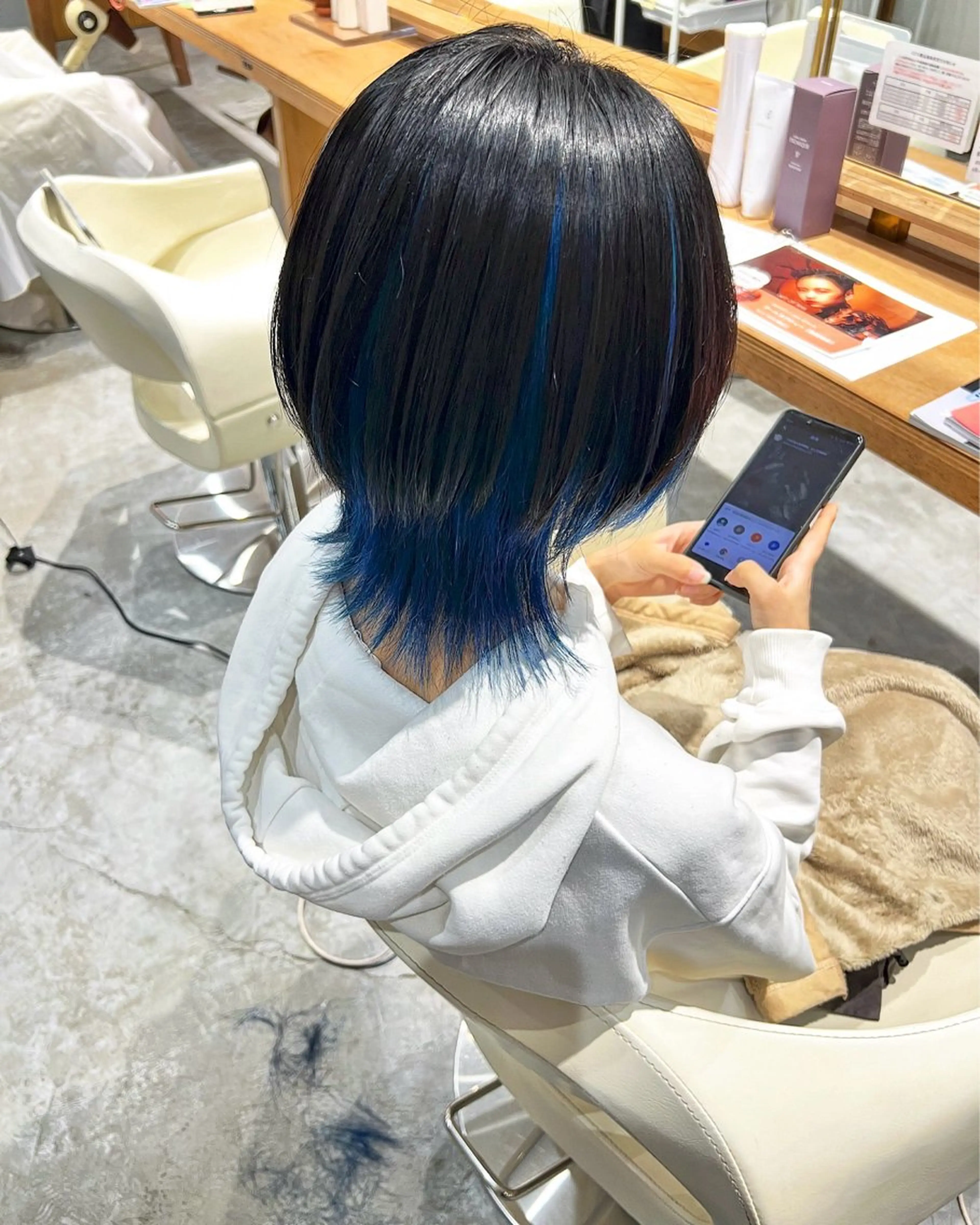 ショート カラー ブルーカラー ショートヘア ウルフカット カット ヘアカラー フラム所属・WATANABE MISAKIのヘアスタイル