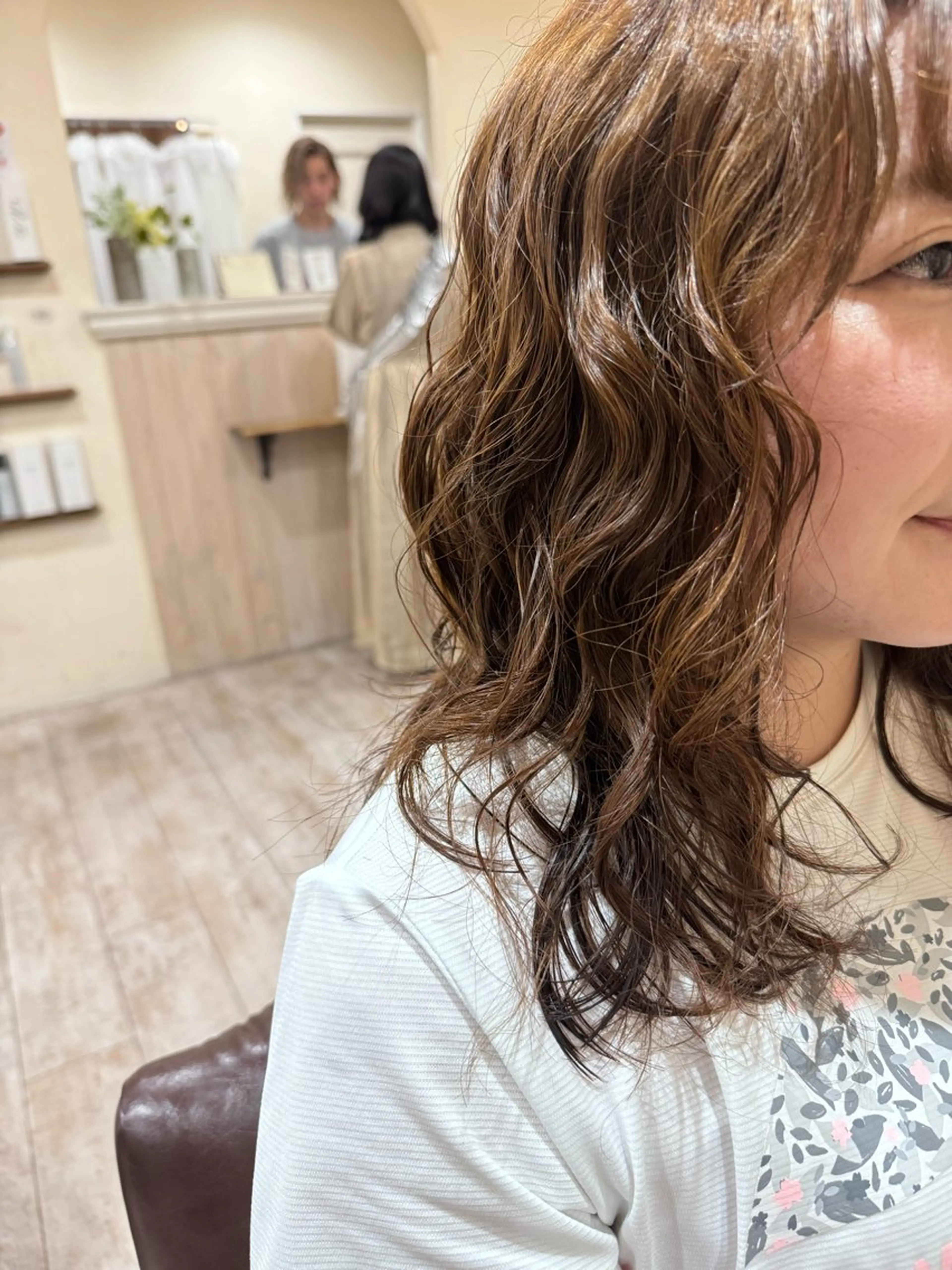 ミディアム カラー パーマ ミディアムレイヤー ミディアムパーマ 髪質改善 レイヤーカット カット パーマ トリートメント 新越谷noble店長 松本拓也▶◀*.のヘアスタイル