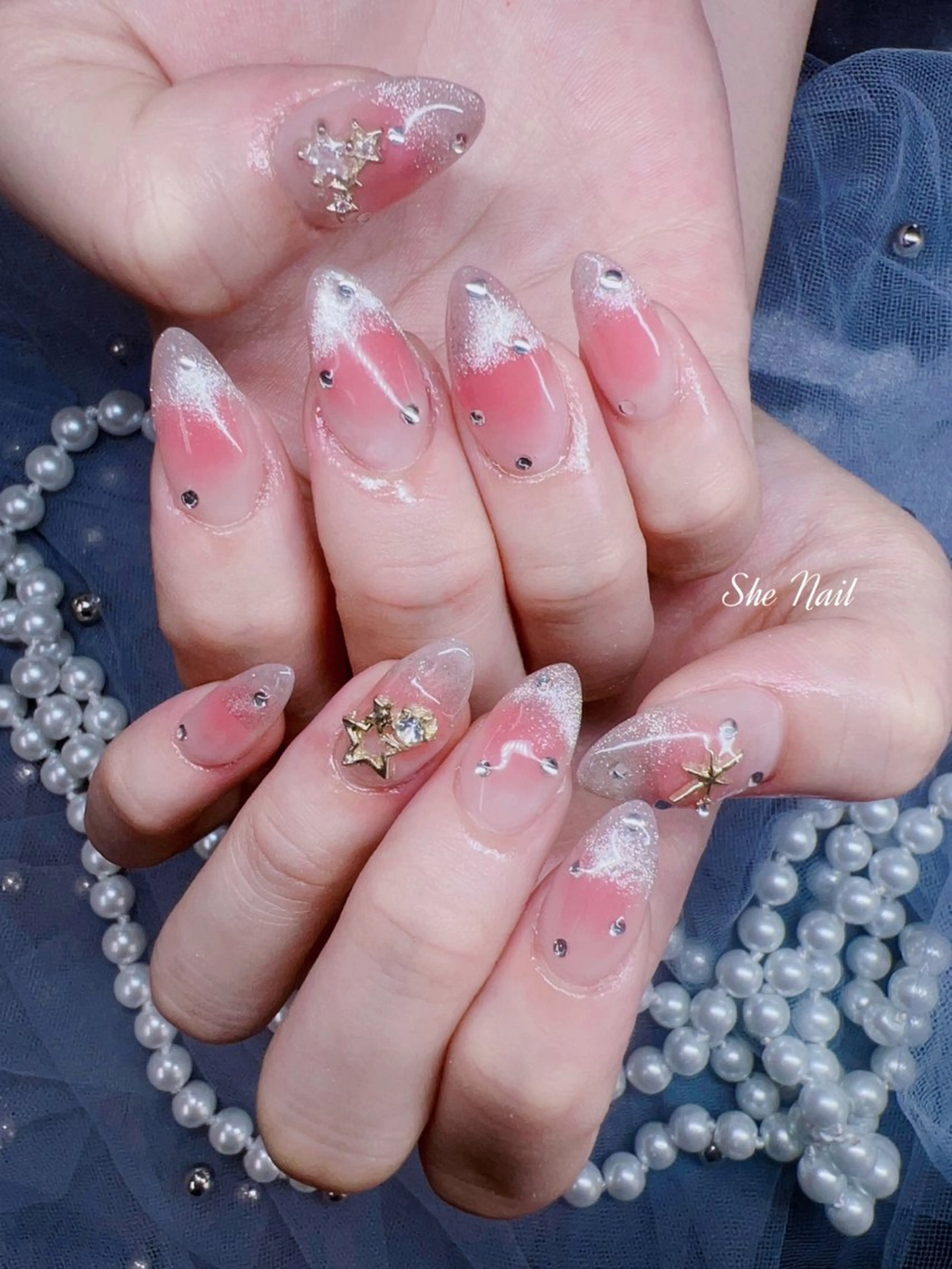 ネイル チークネイル フレンチネイル グラデーション キラキラネイル 韓国ネイル She   Nail所属・ISA_ BELLAのネイルデザイン