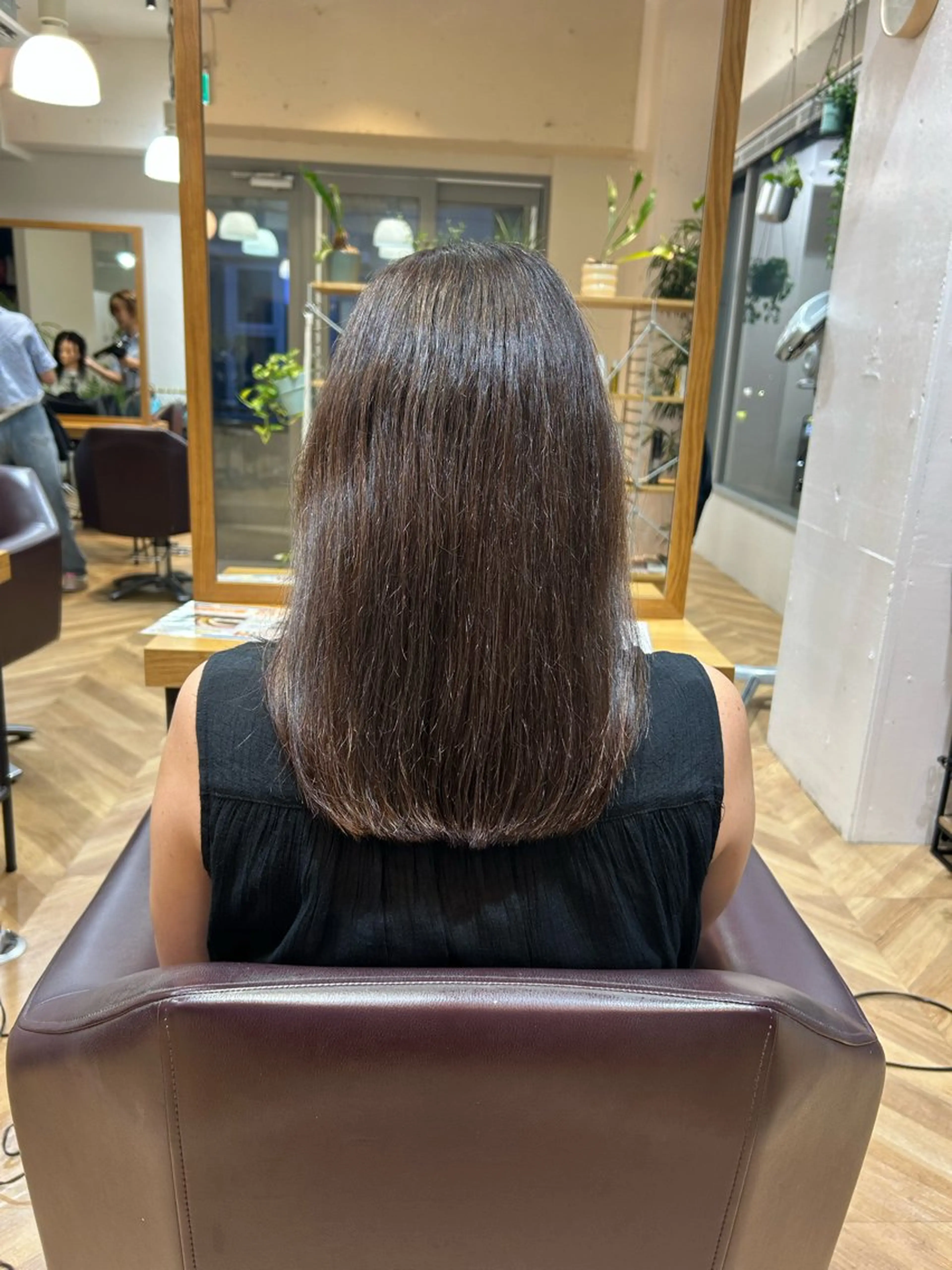 セミロング カット ウジイエ ミユウのヘアスタイル