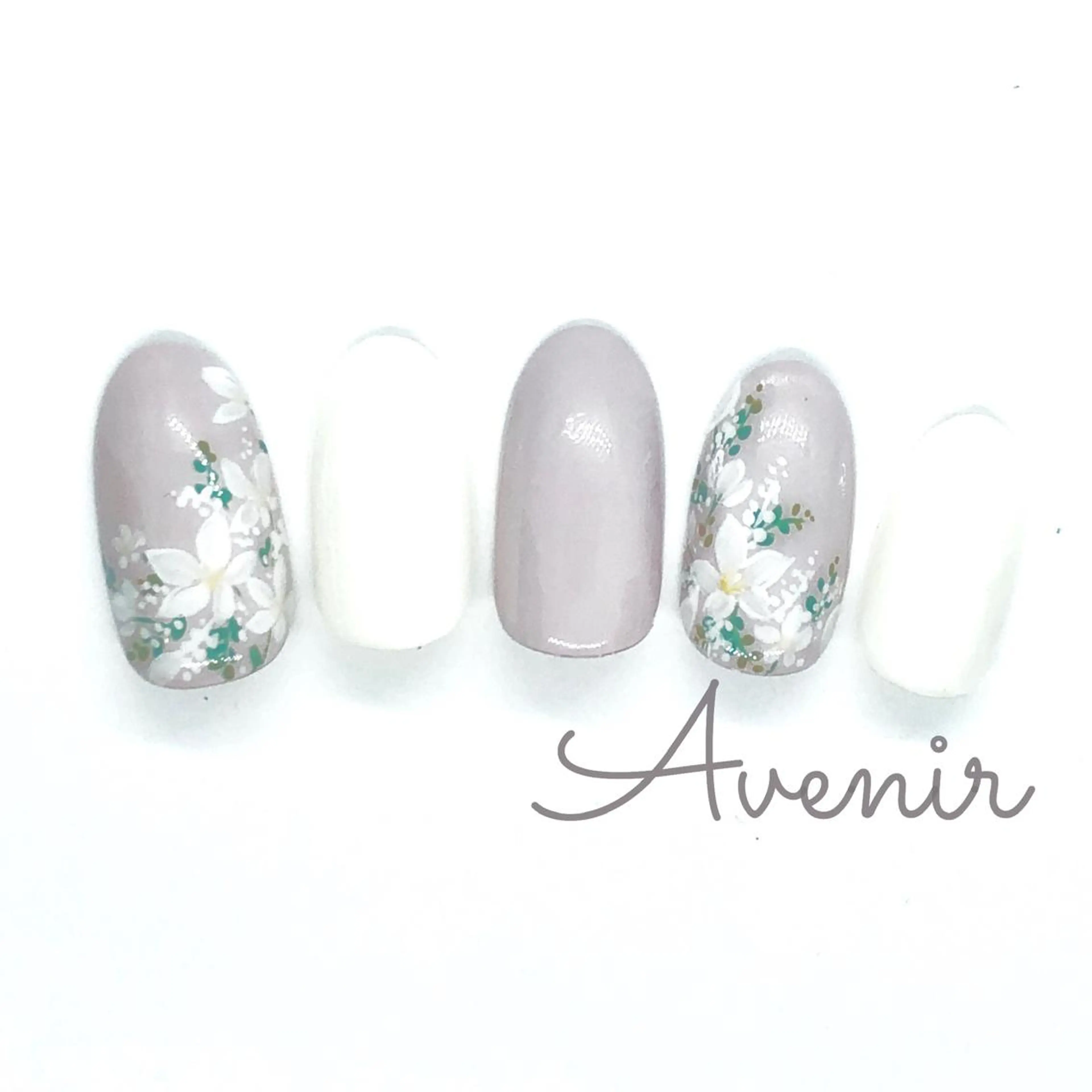 ネイル Avenir 表参道 nail＆eye予約のネイルデザイン