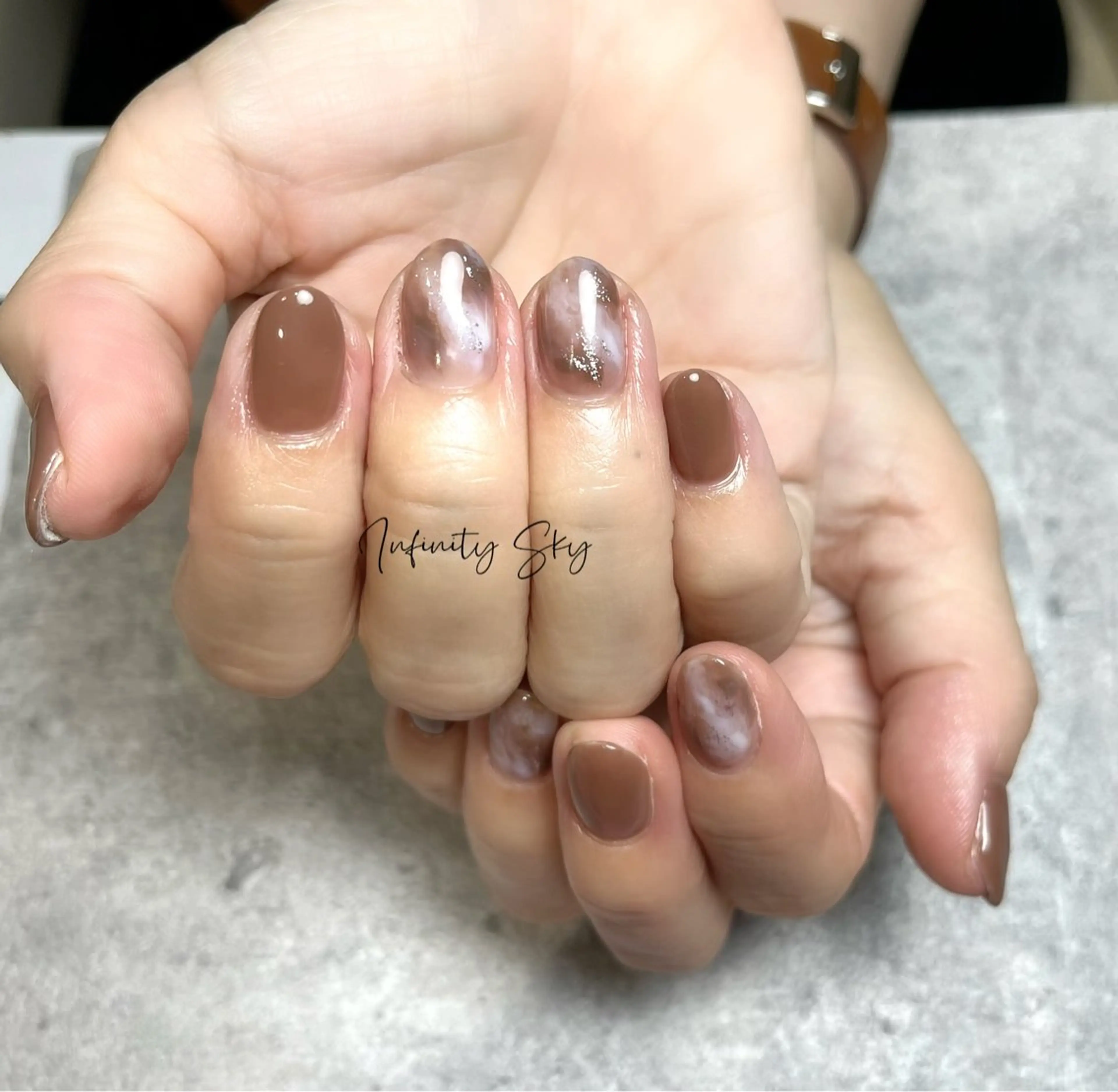 ネイル アートネイル ブラウン ハンドネイル infinity skyのネイルデザイン