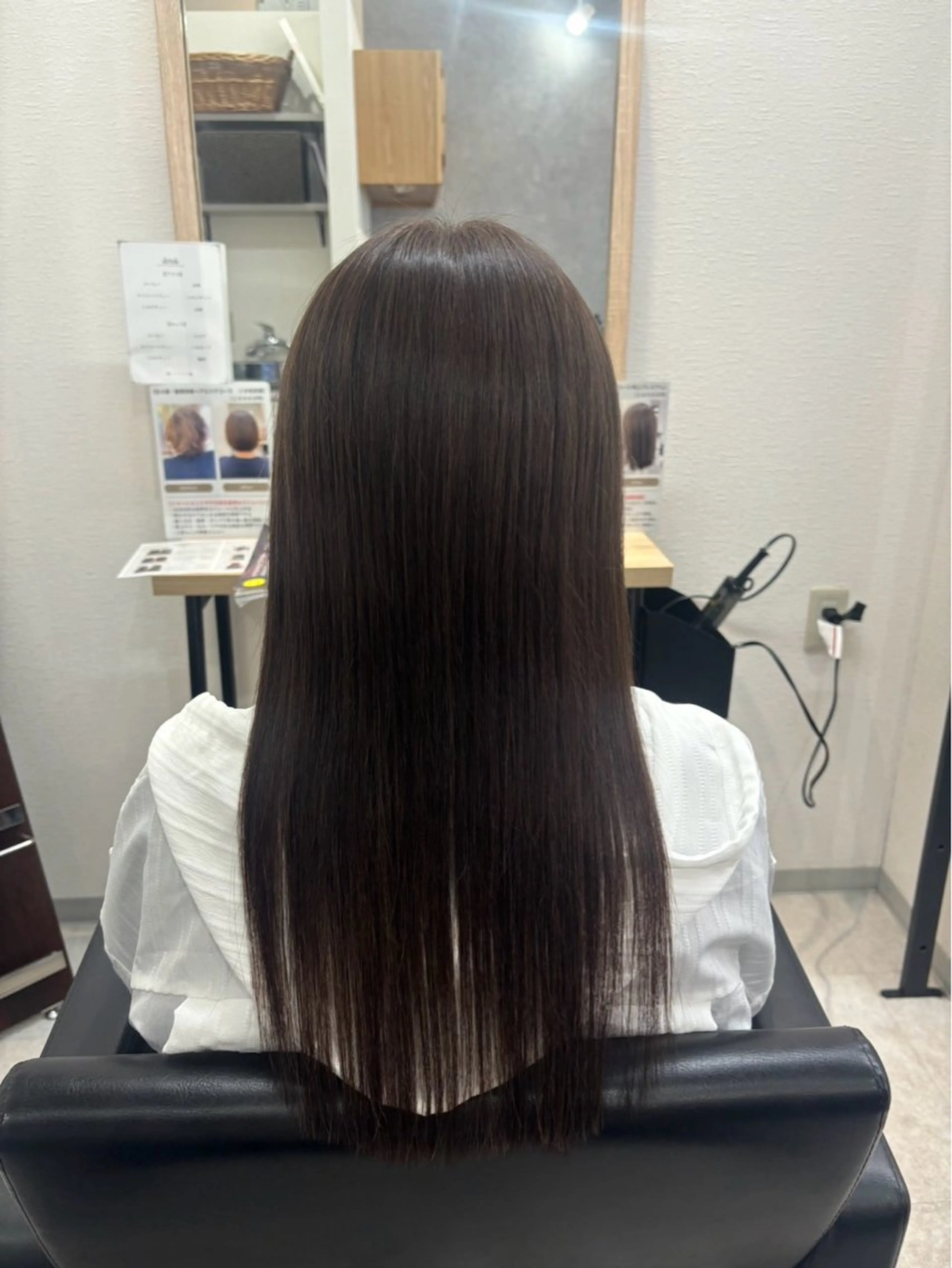 【白髪染めもオシャレに✨️】グレーカラー（フルカラー）＋カット（3cm以上）の写真