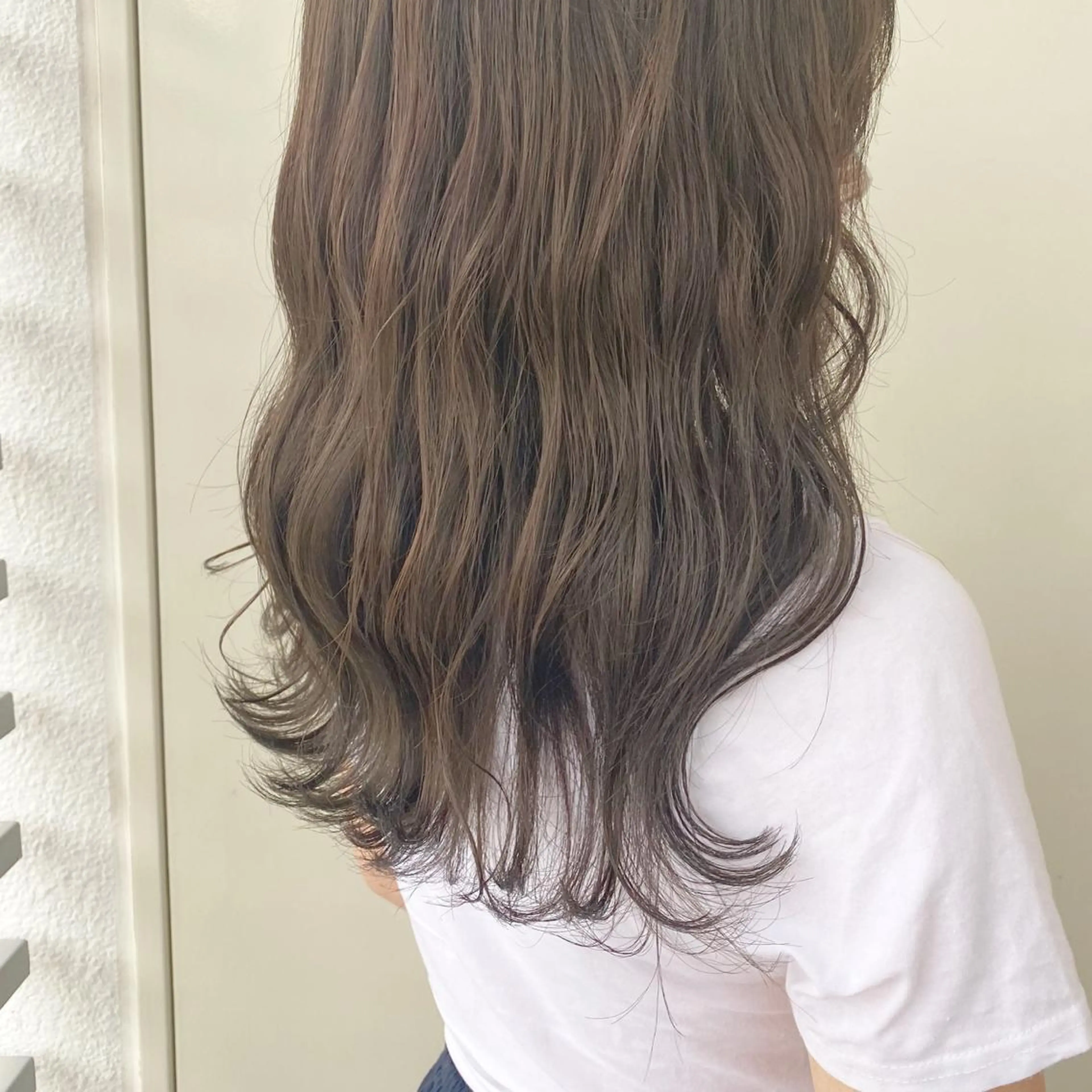 ロング カラー 韓国ヘア顔周りカット 艶髪ベージュtamaのヘアスタイル