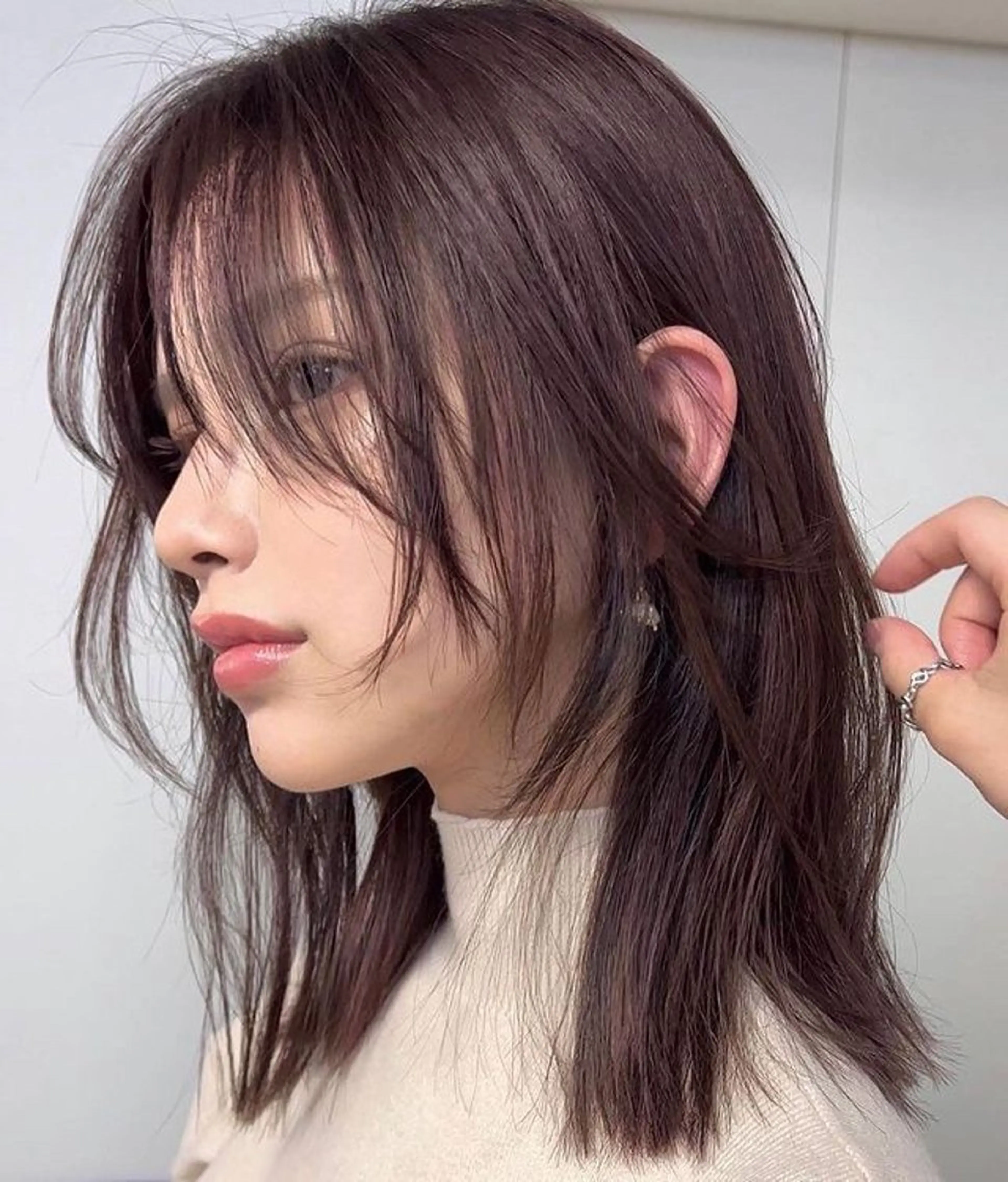 ミディアム 顔まわりレイヤー 顔周りカット レイヤーカット 小顔カット AILERON 持倉のヘアスタイル