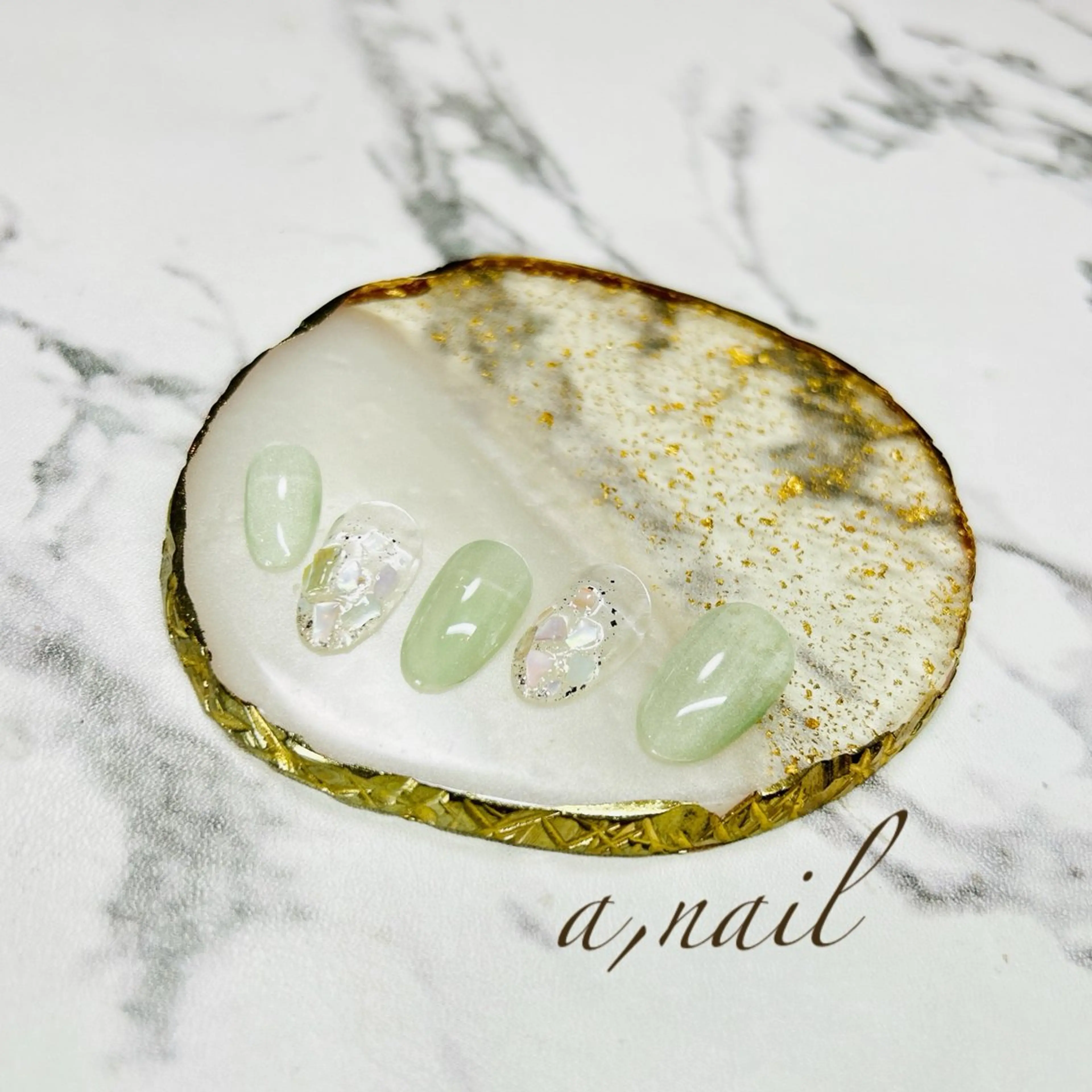 ネイル グラデーション キラキラネイル ラメ(グリッター) ラメグラデーション マグネットネイル ハンドネイル ネイルサロン エーネイルのネイルデザイン