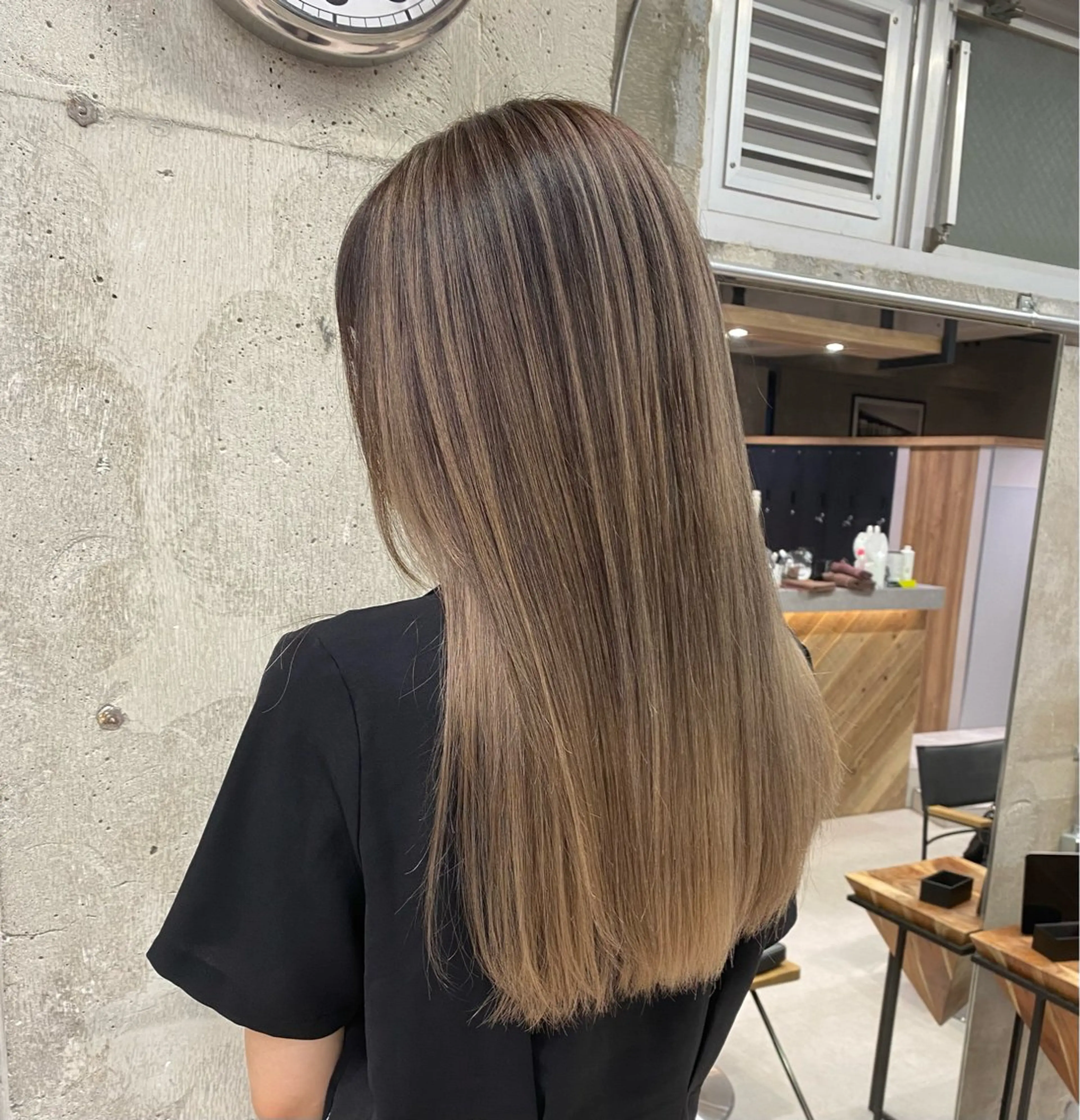 ロング 🫧ハイライトカラー 🫧 𝓜𝓘𝓤のヘアスタイル