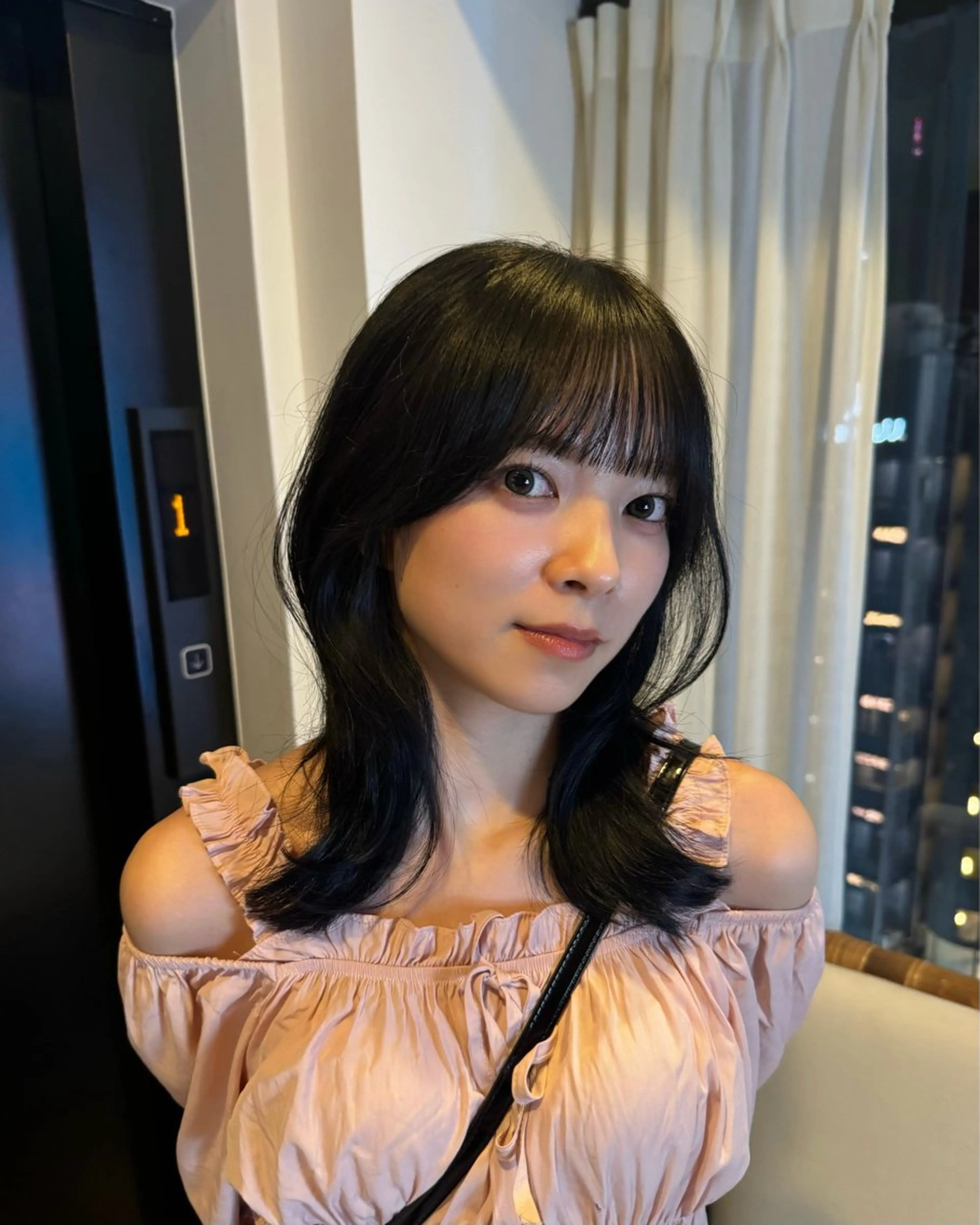 ミディアム カラー ミディアムレイヤー 黒髪 くびれヘア 韓国風ヘア レイヤーカット カット トリートメント Bonheur銀座 /前田 栞九郎のヘアスタイル