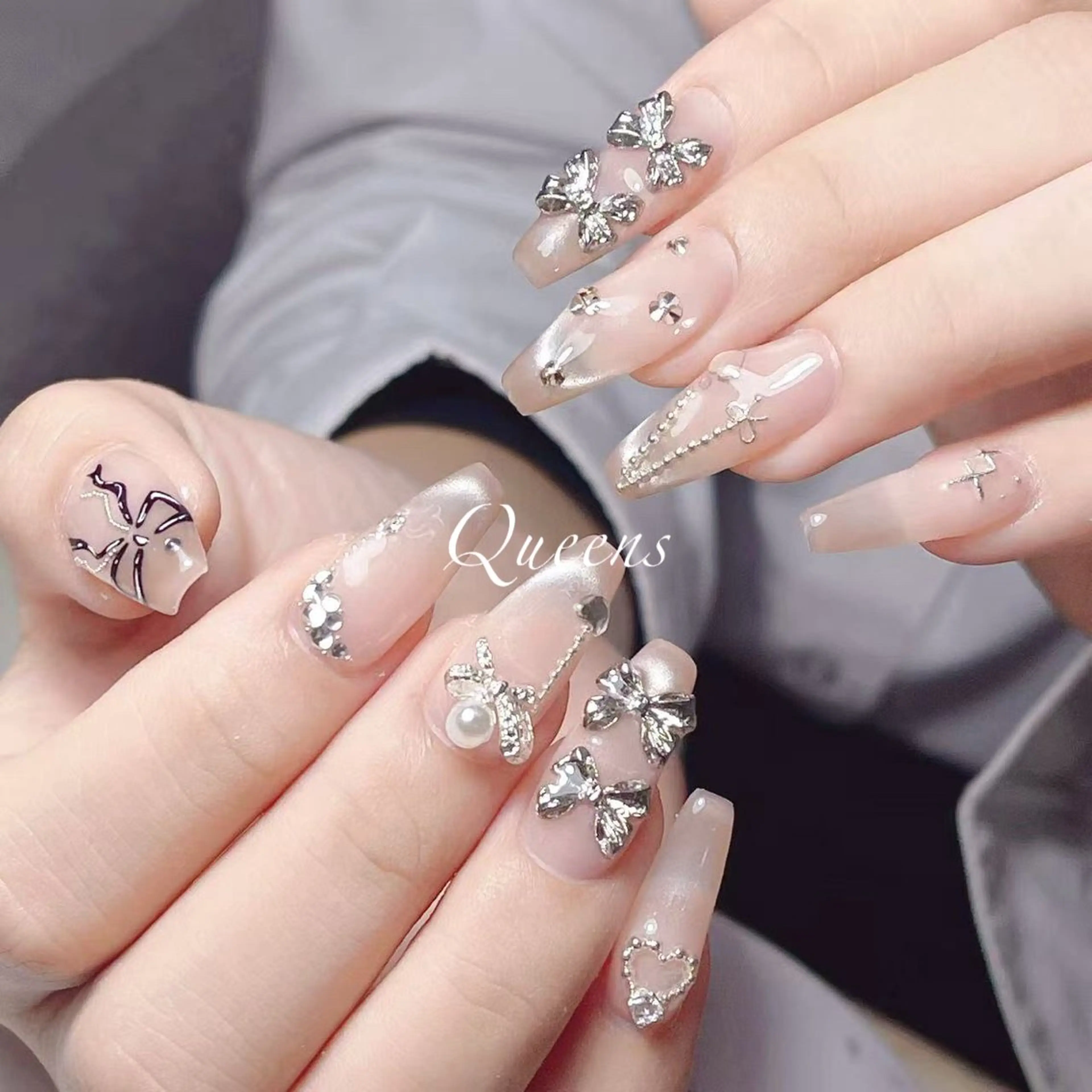 ネイル ハンドネイル Queens テイのネイルデザイン