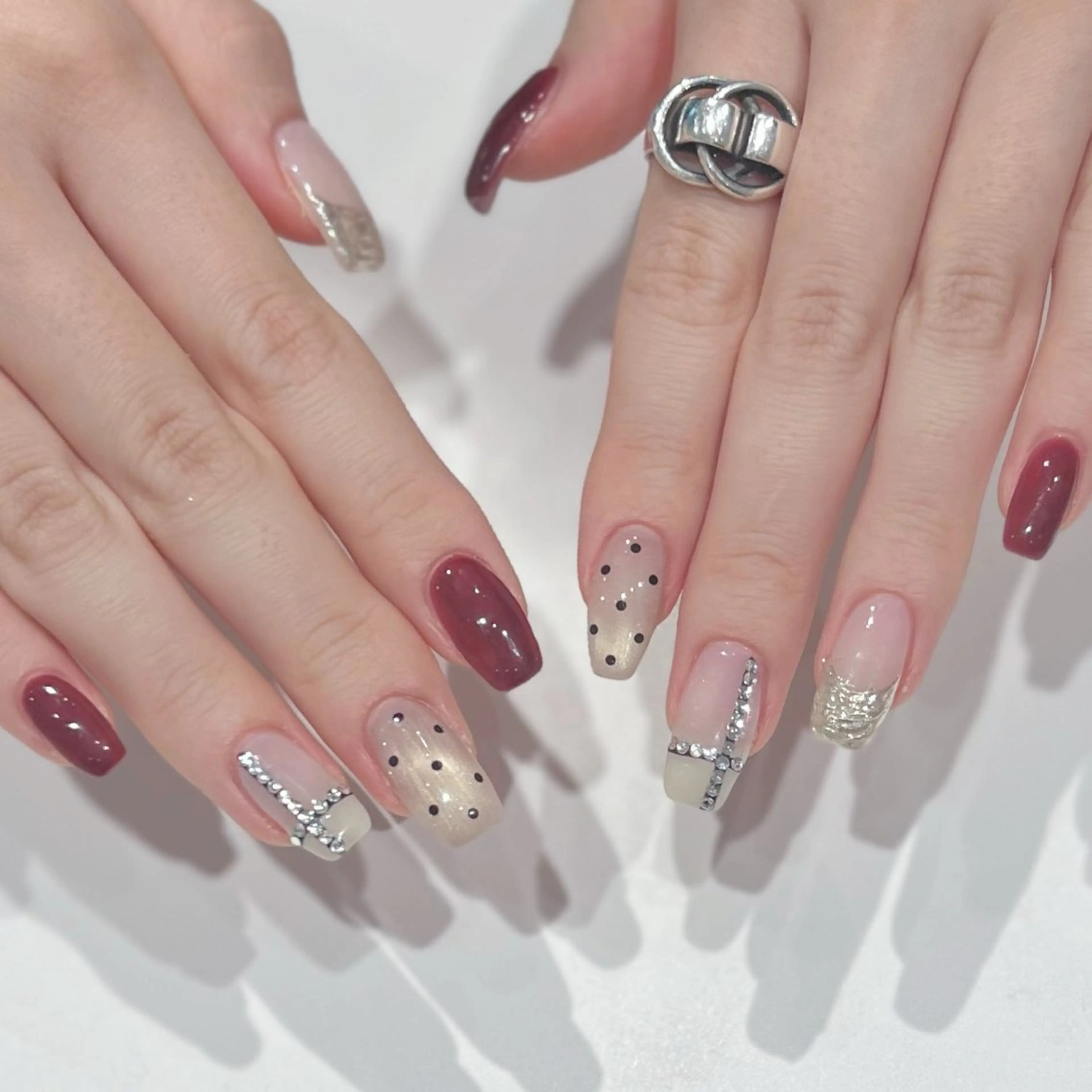 ネイル アートネイル ドット ジェルネイル パラジェル ハンドネイル VINGT NAIL Aika.Kのネイルデザイン